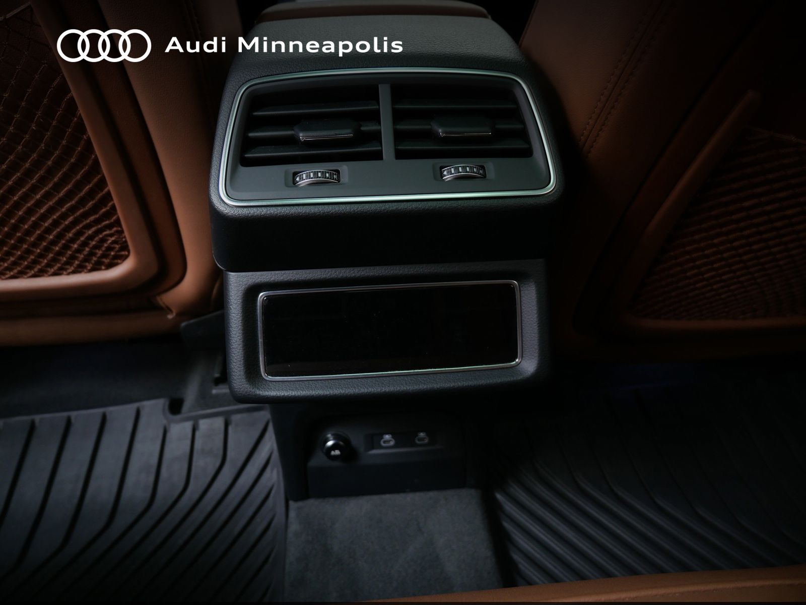 Thumbnail: 2024 Audi Q8 e-tron - 17