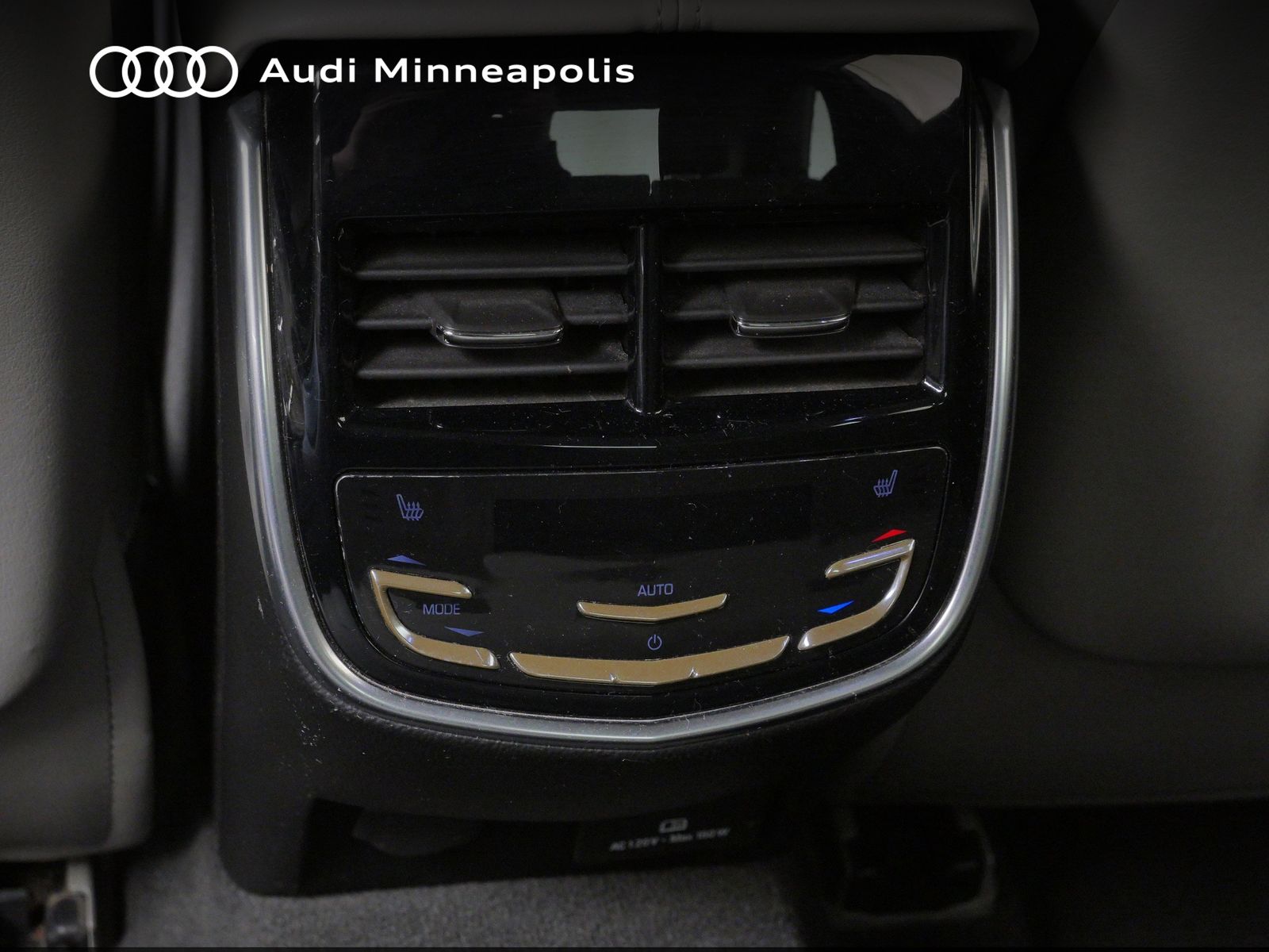Thumbnail: 2014 Cadillac XTS - 17