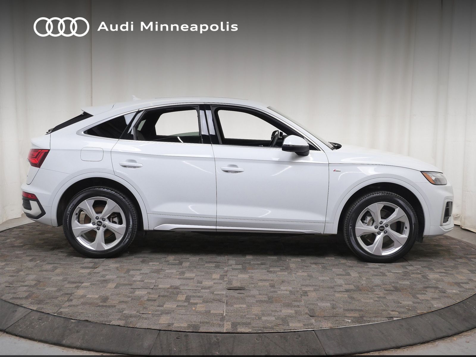 Thumbnail: 2023 Audi Q5 - 9