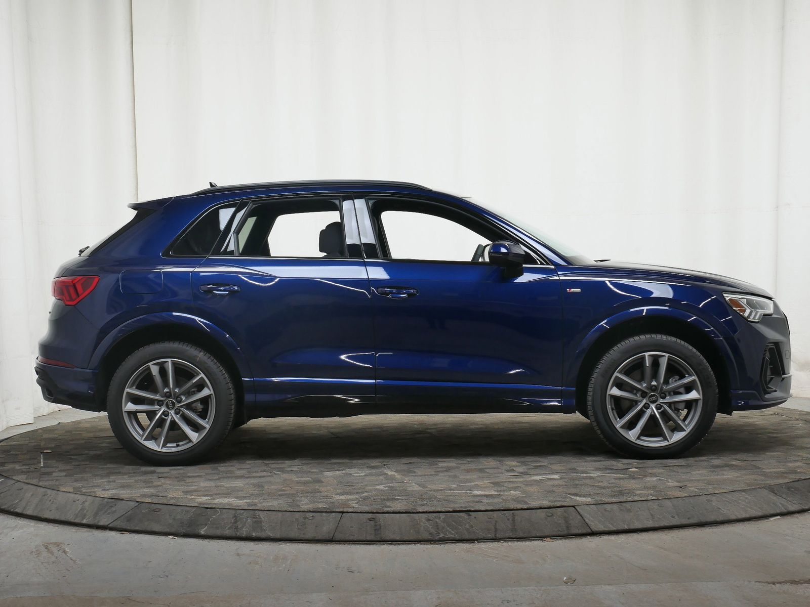 Thumbnail: 2025 Audi Q3 - 6