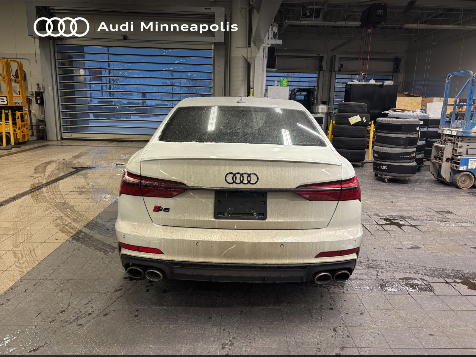 Thumbnail: 2021 Audi S6 - 10