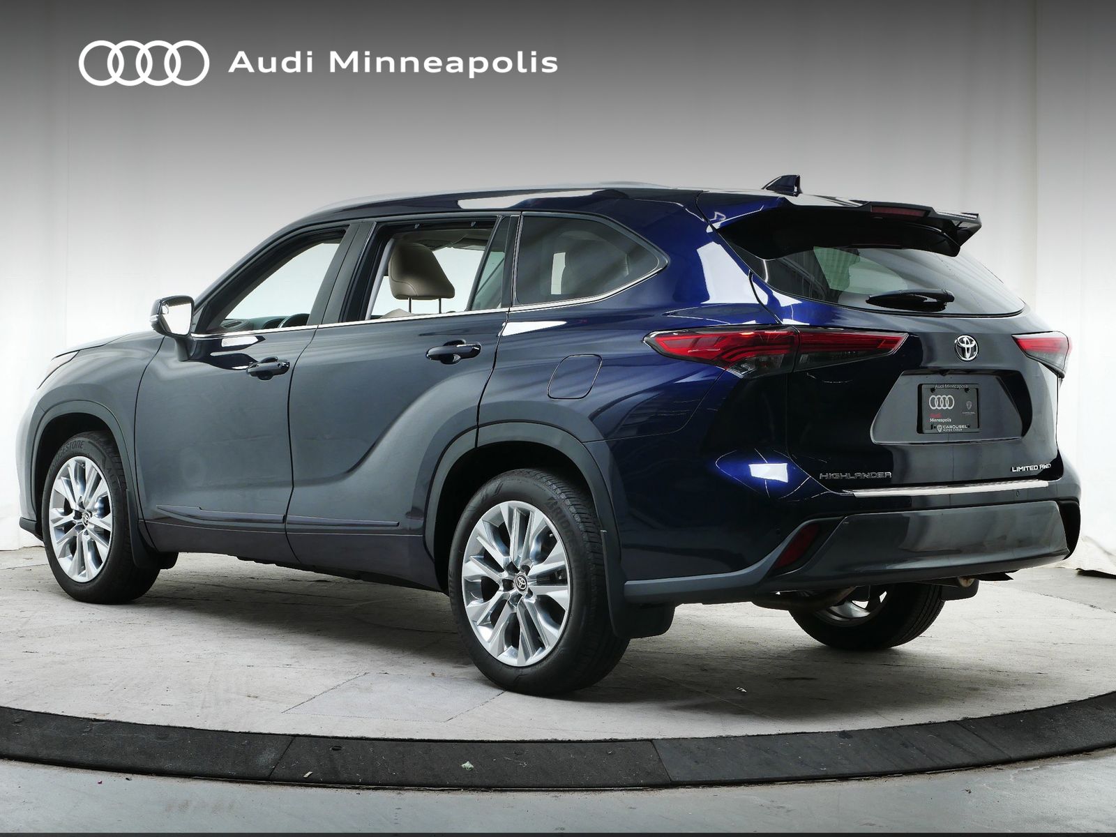 Thumbnail: 2022 Toyota Highlander - 4