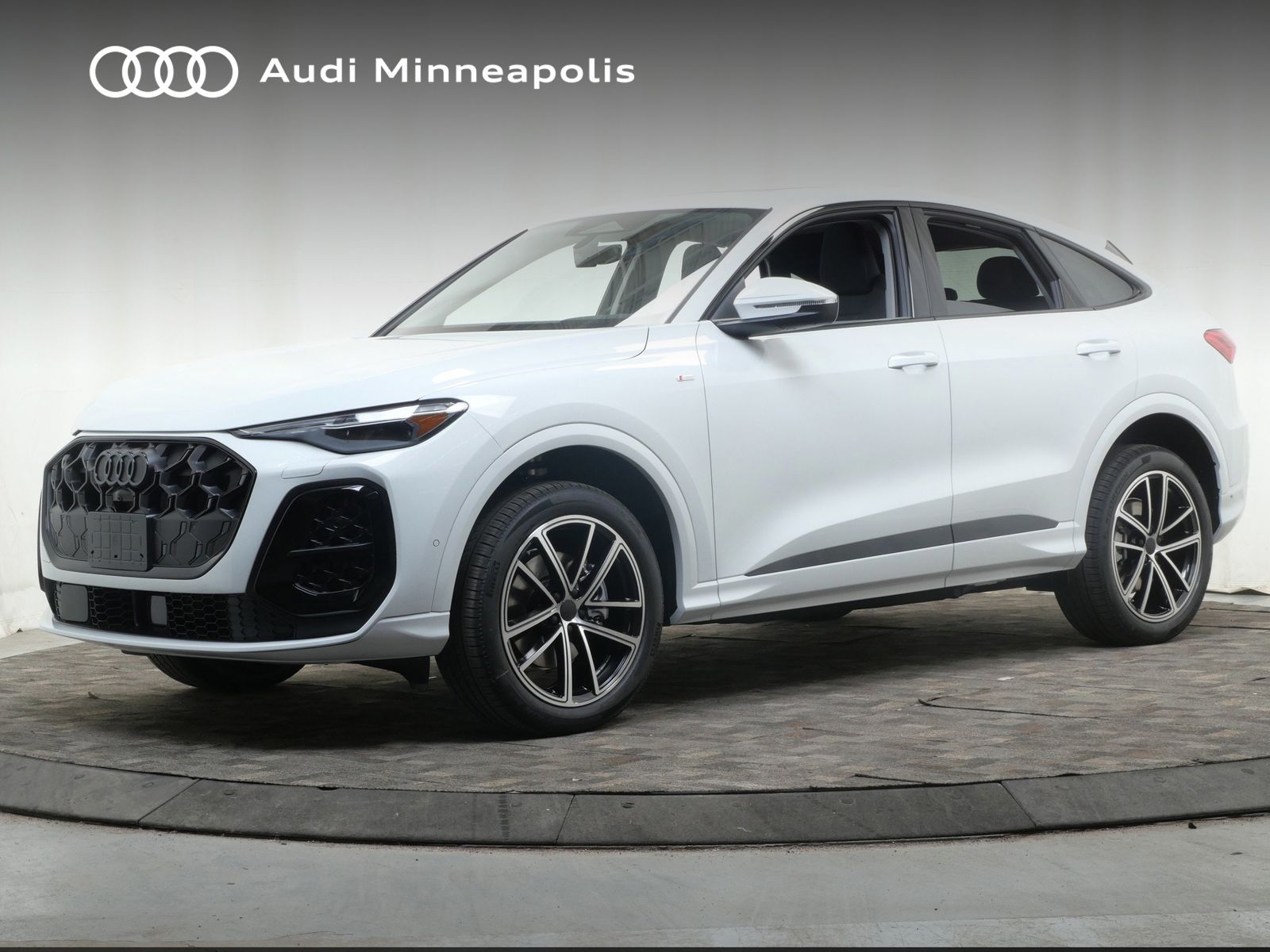Thumbnail: 2026 Audi Q5 - 1