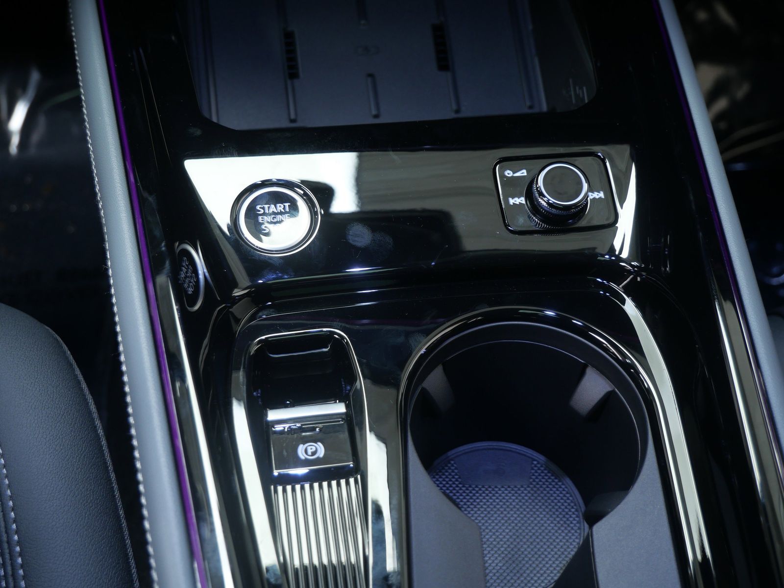 Thumbnail: 2026 Audi Q3 - 14