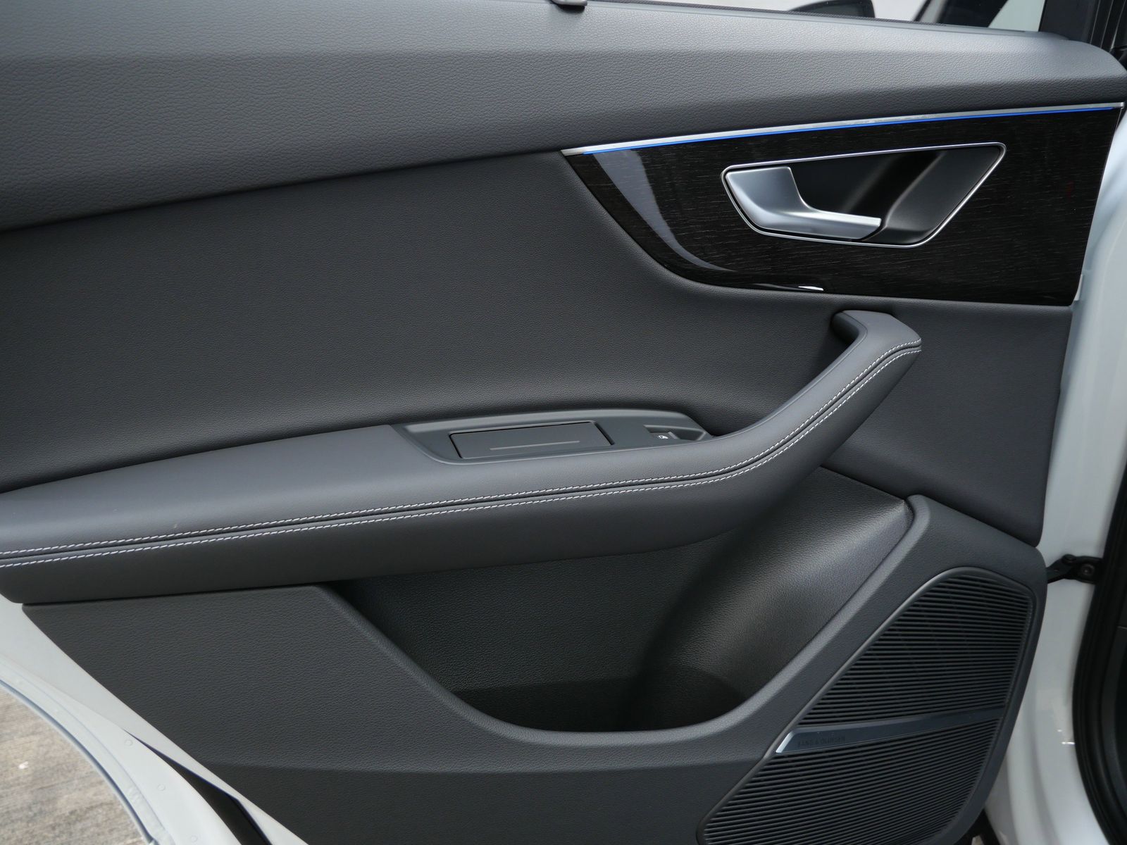 Thumbnail: 2026 Audi Q7 - 13