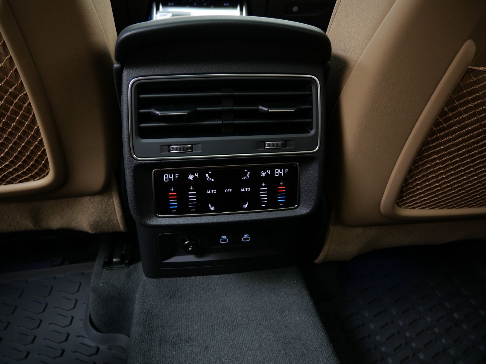 Thumbnail: 2026 Audi Q7 - 14