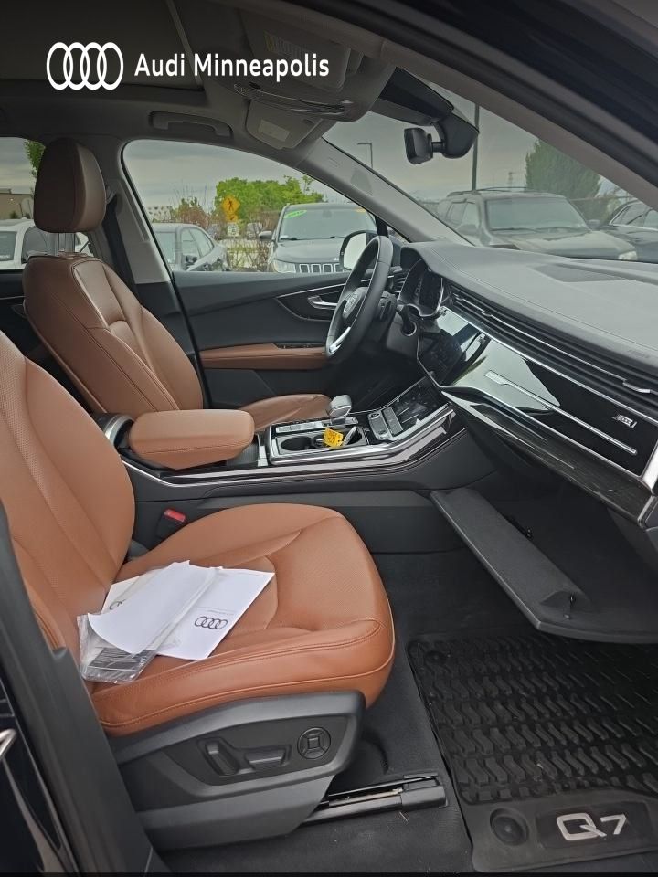 Thumbnail: 2023 Audi Q7 - 17