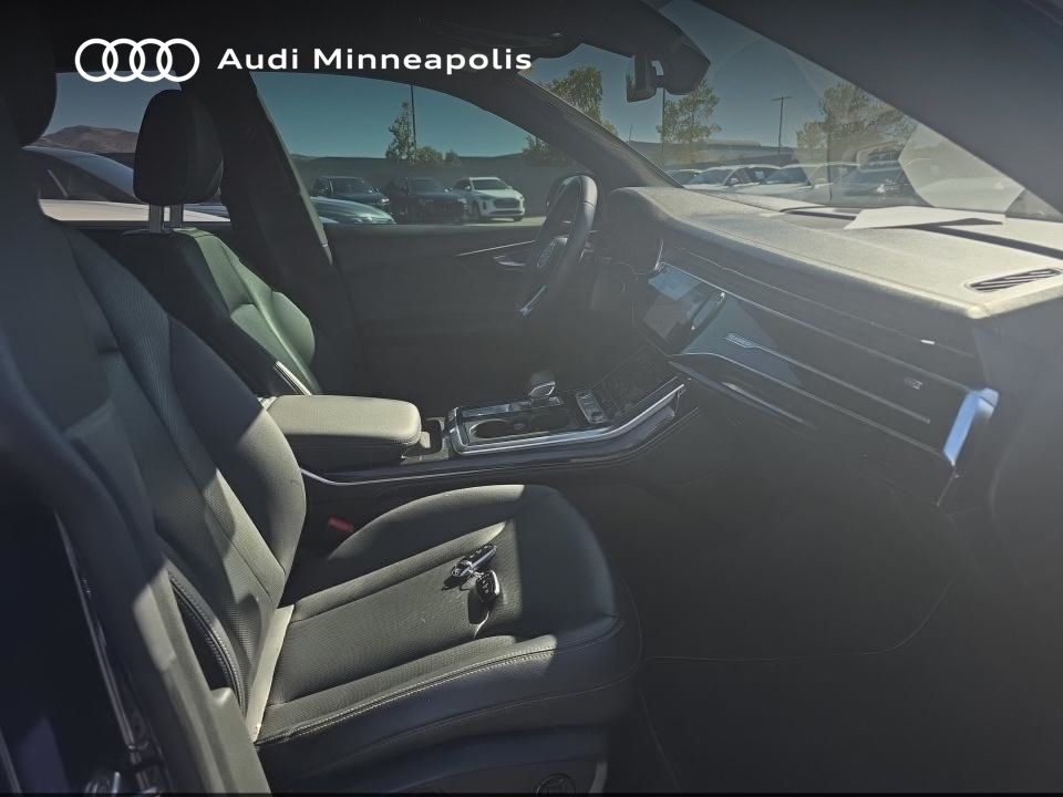 Thumbnail: 2023 Audi Q8 - 14