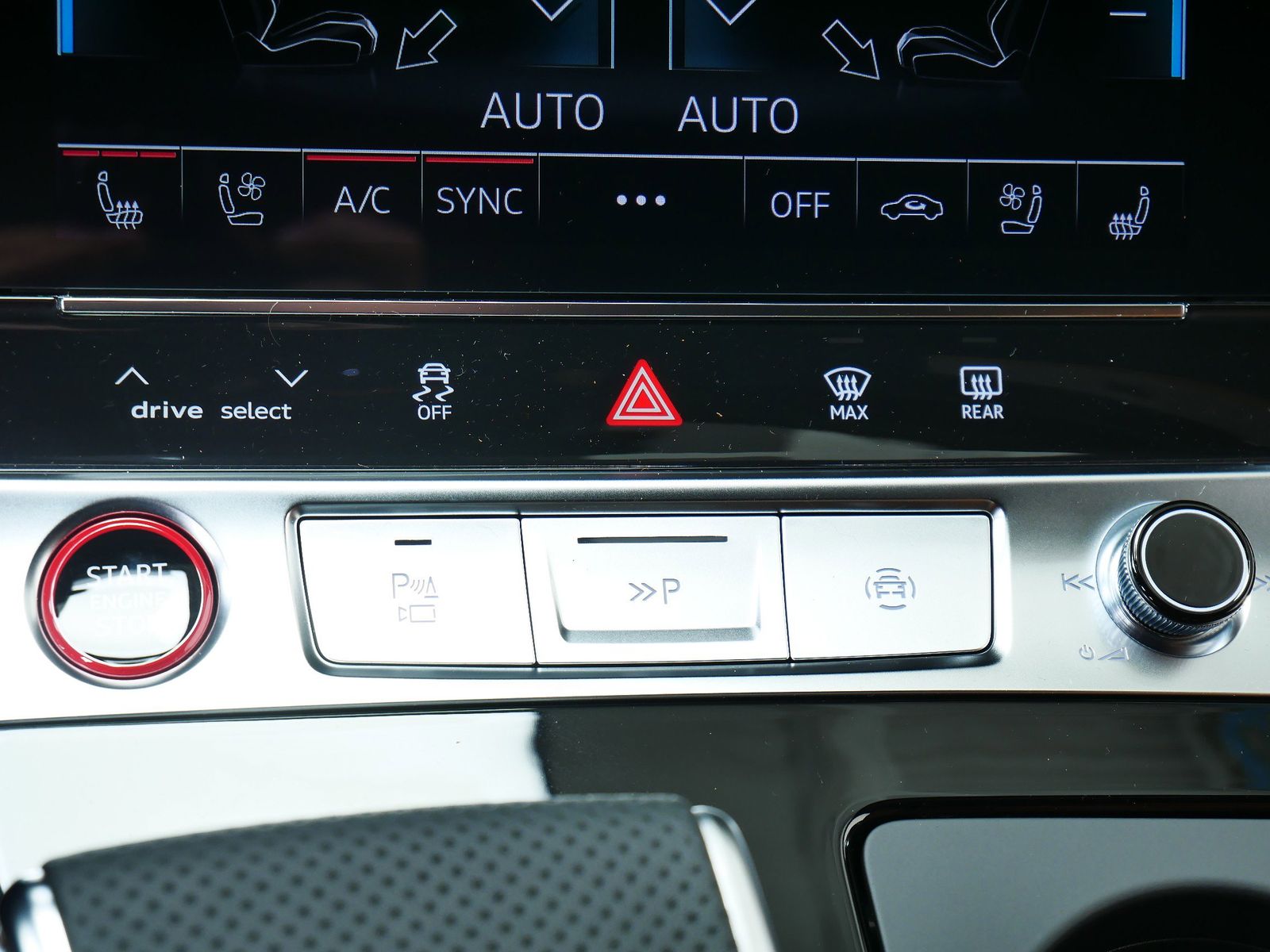 Thumbnail: 2026 Audi RS 6 - 21