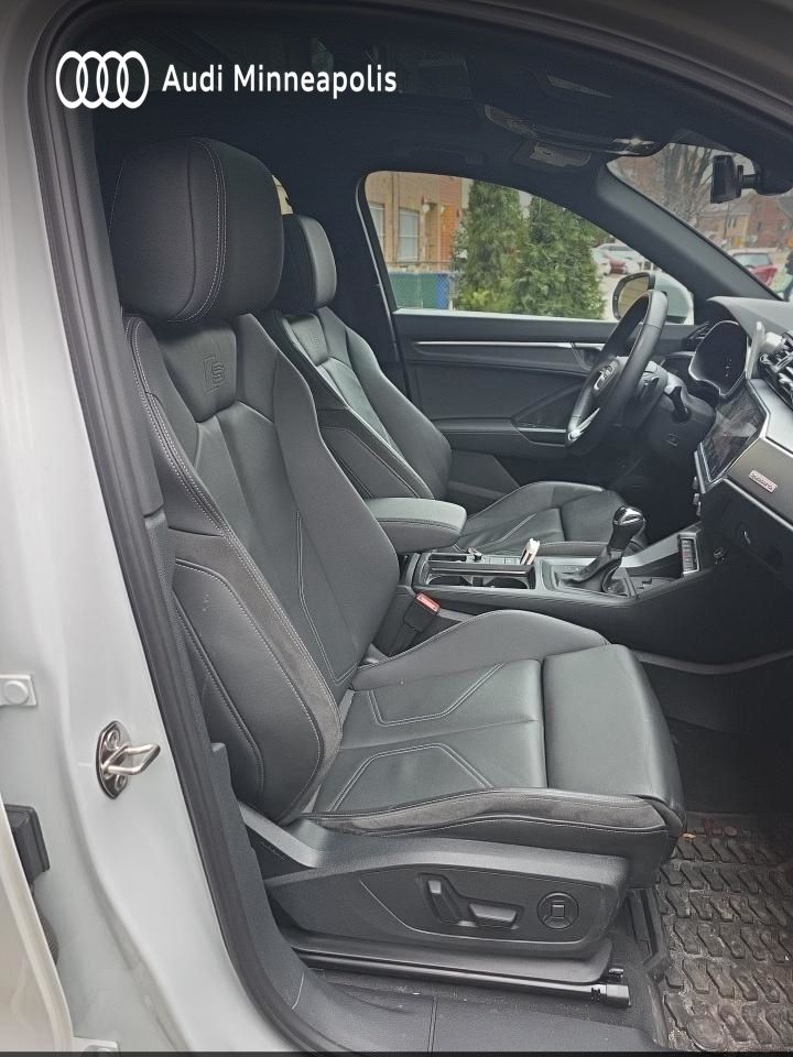 Thumbnail: 2023 Audi Q3 - 12