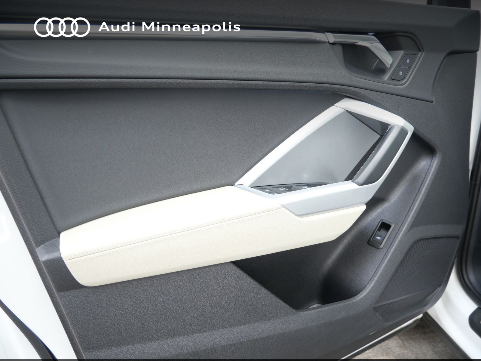 Thumbnail: 2021 Audi Q3 - 11