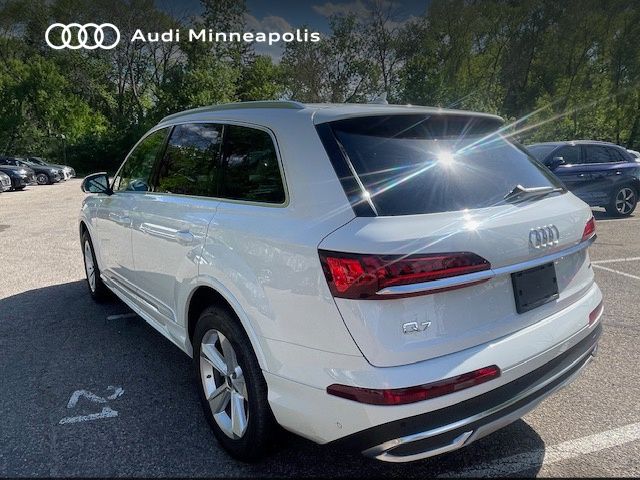 Thumbnail: 2023 Audi Q7 - 12