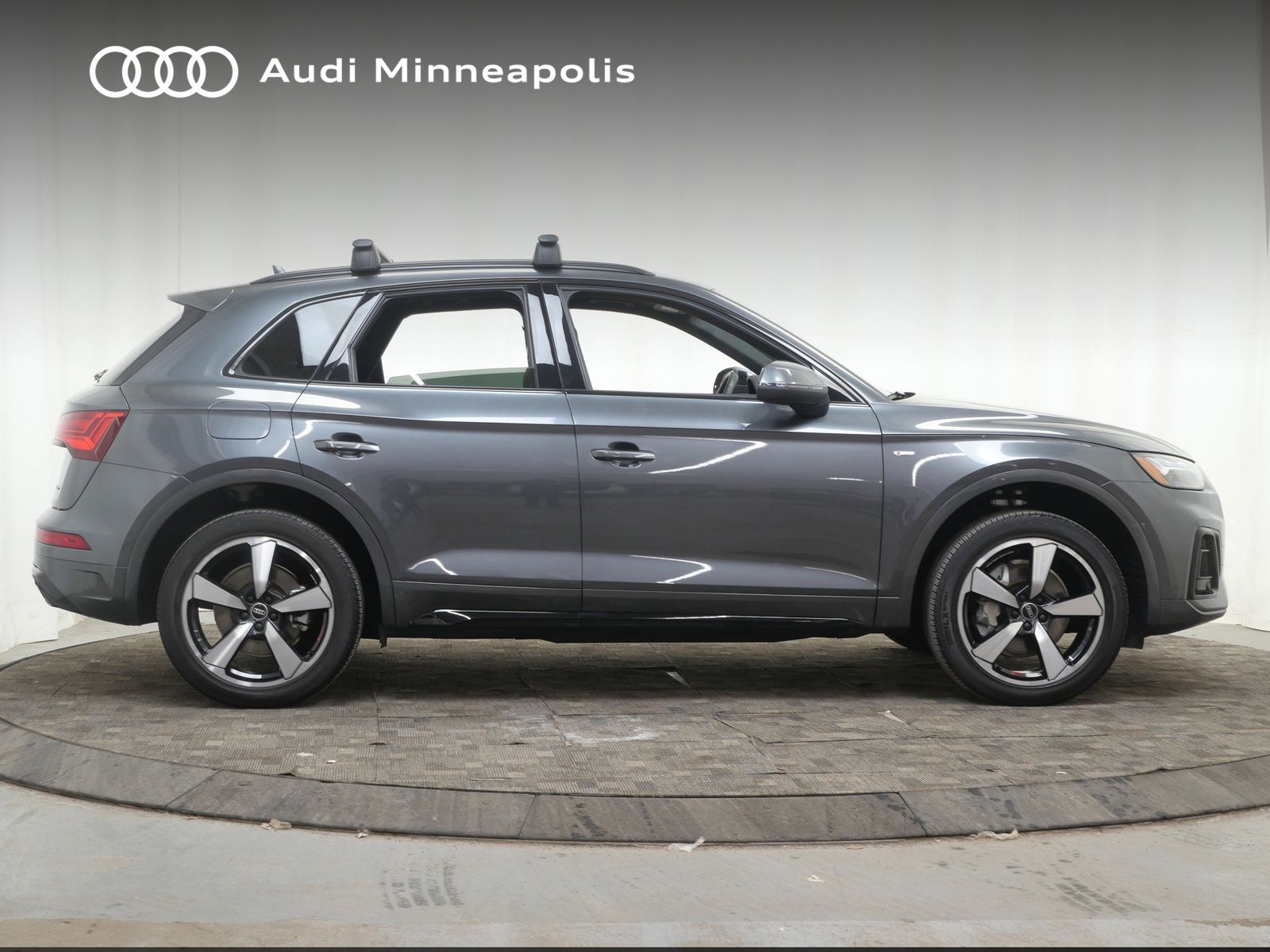 Thumbnail: 2023 Audi Q5 - 10