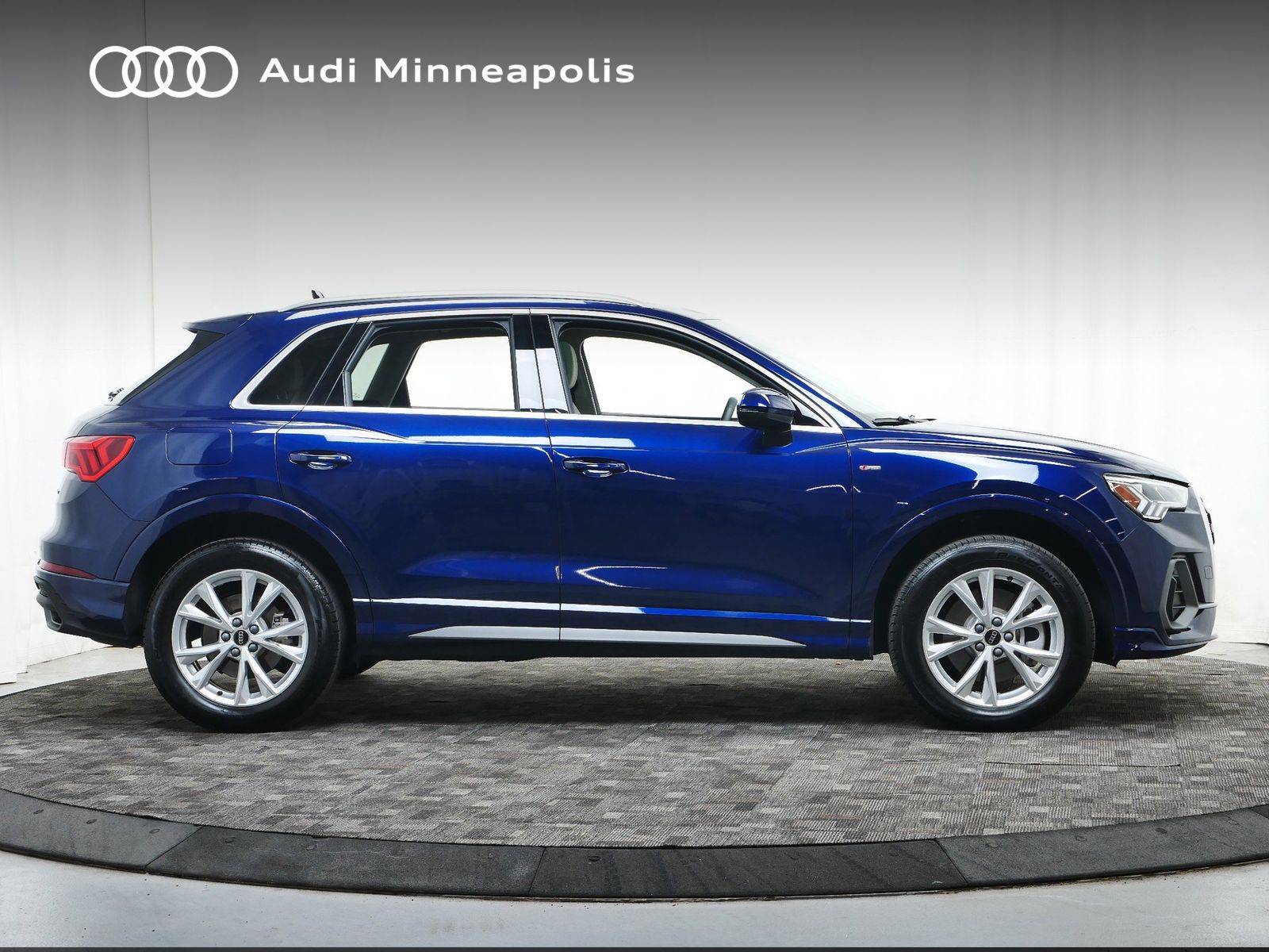 Thumbnail: 2025 Audi Q3 - 10
