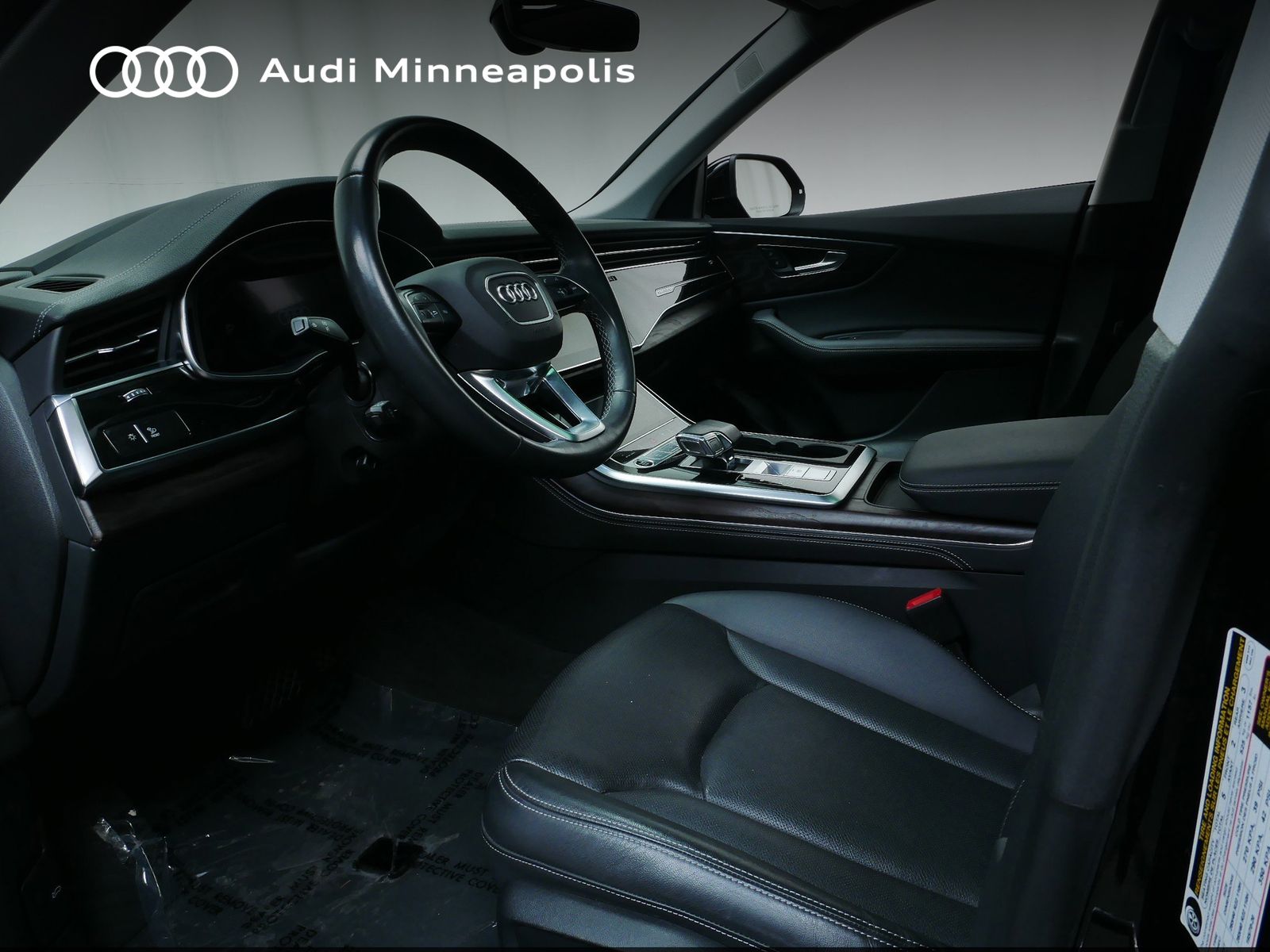 Thumbnail: 2023 Audi Q8 - 2