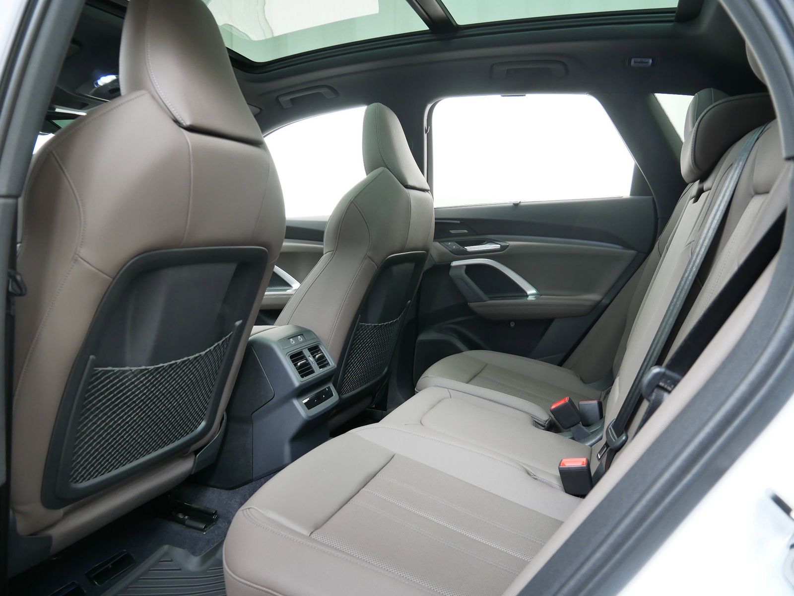 Thumbnail: 2025 Audi Q5 - 12