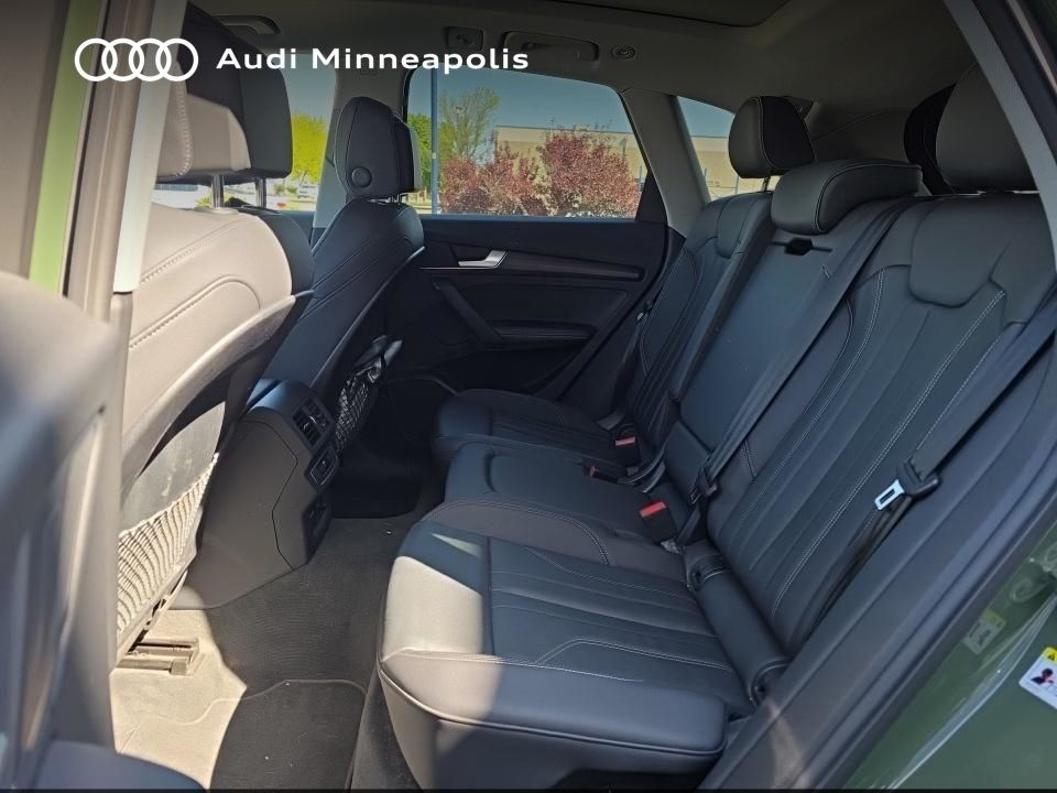 Thumbnail: 2023 Audi Q5 - 10