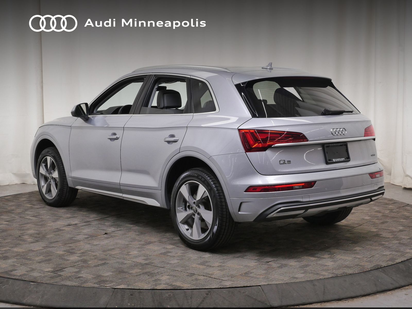 Thumbnail: 2023 Audi Q5 - 4