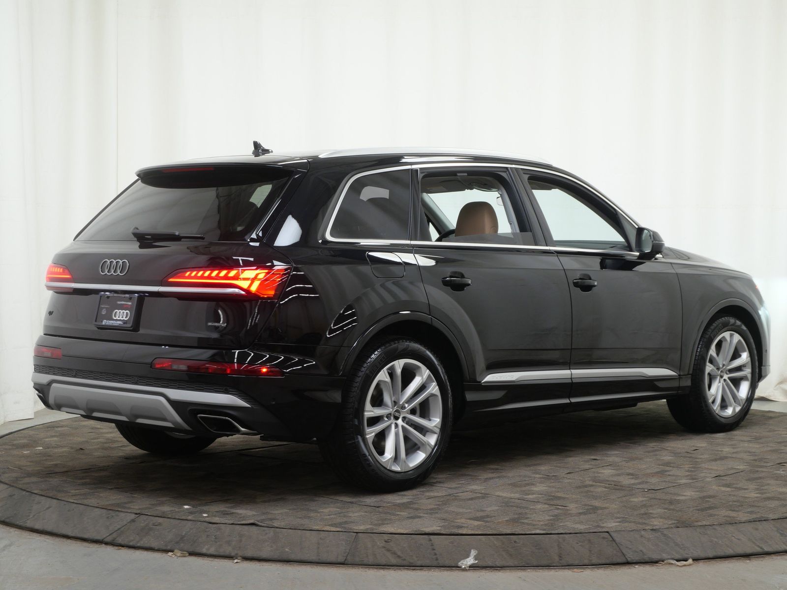 Thumbnail: 2026 Audi Q7 - 6