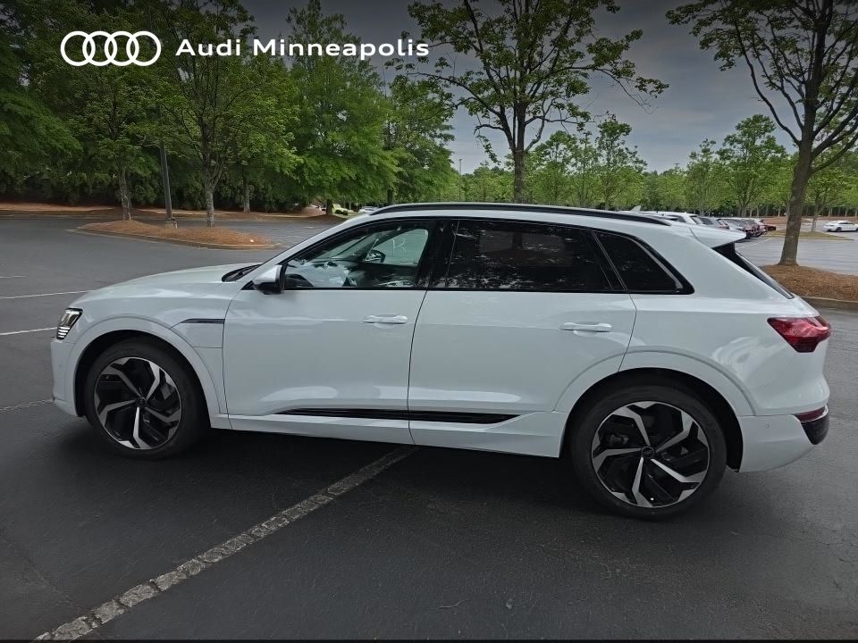 Thumbnail: 2024 Audi Q8 e-tron - 6