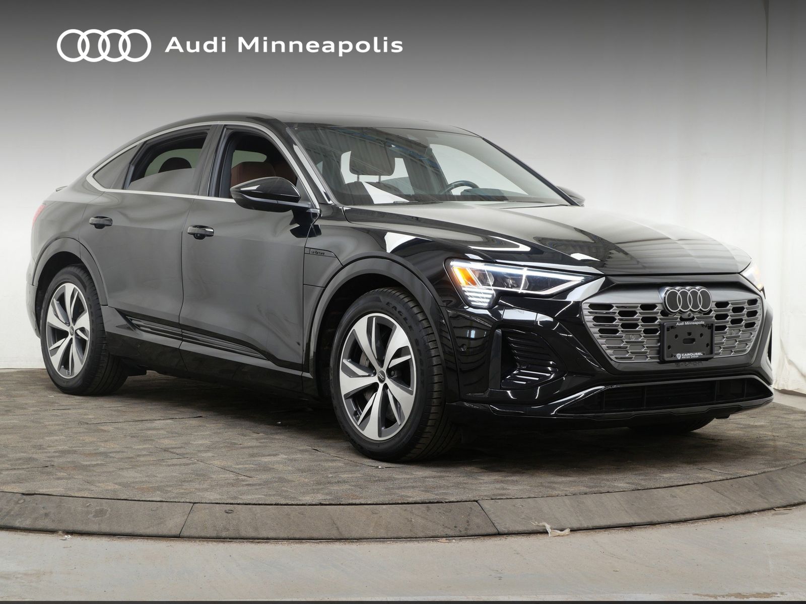 Thumbnail: 2024 Audi Q8 e-tron - 10