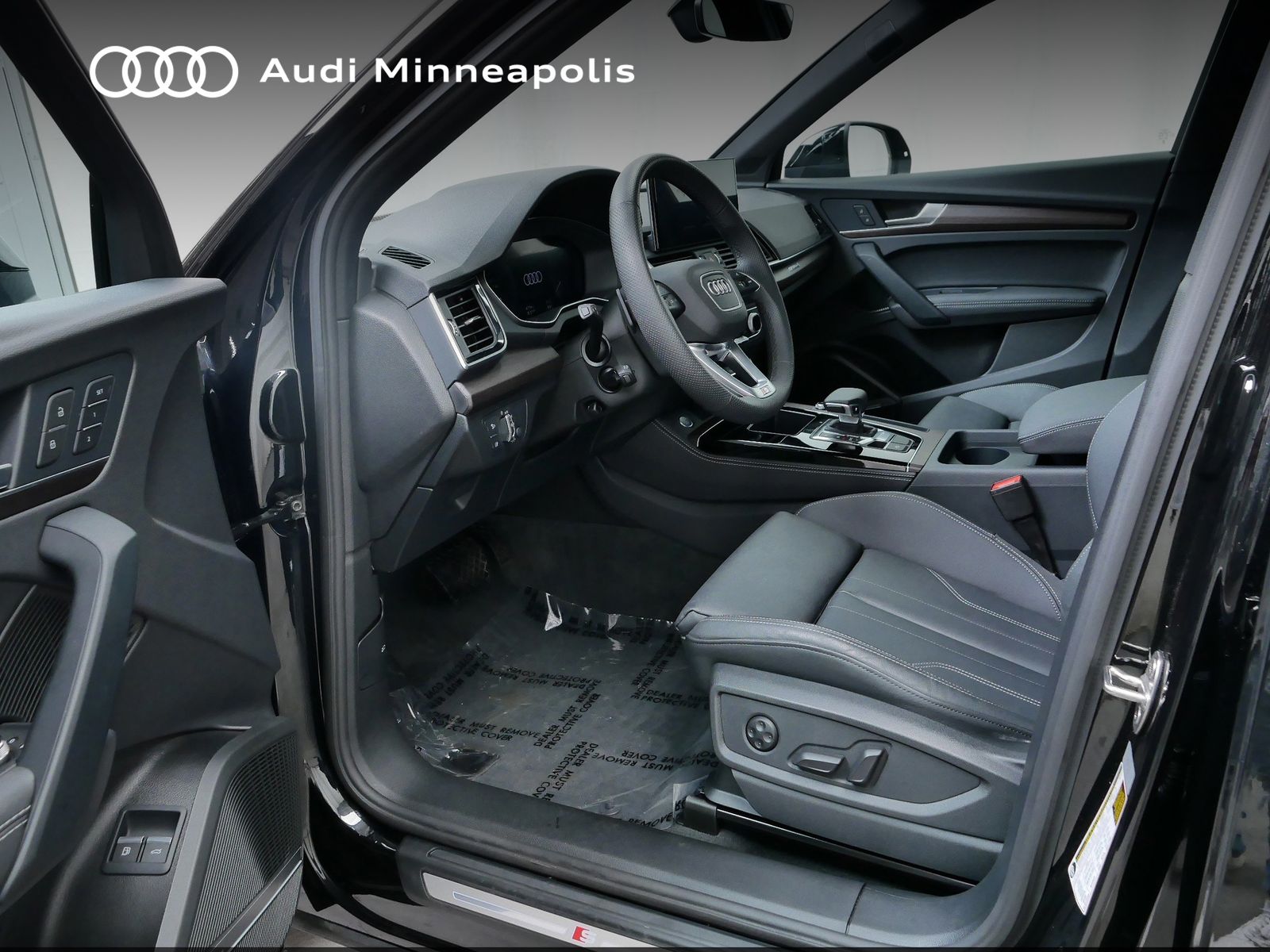 2025 Audi Q5 55 Premium Plus photo 2