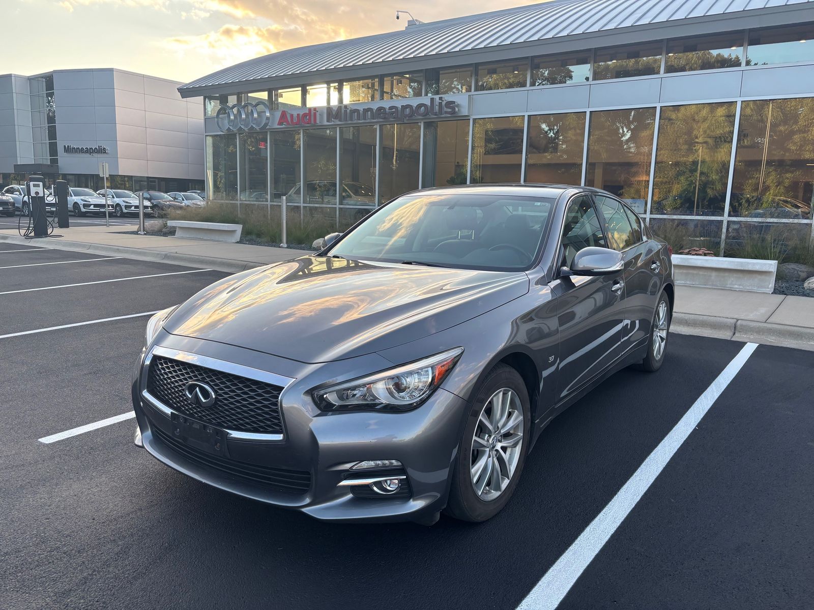 2015 INFINITI Q50 Premium -
                  Golden Valley, MN