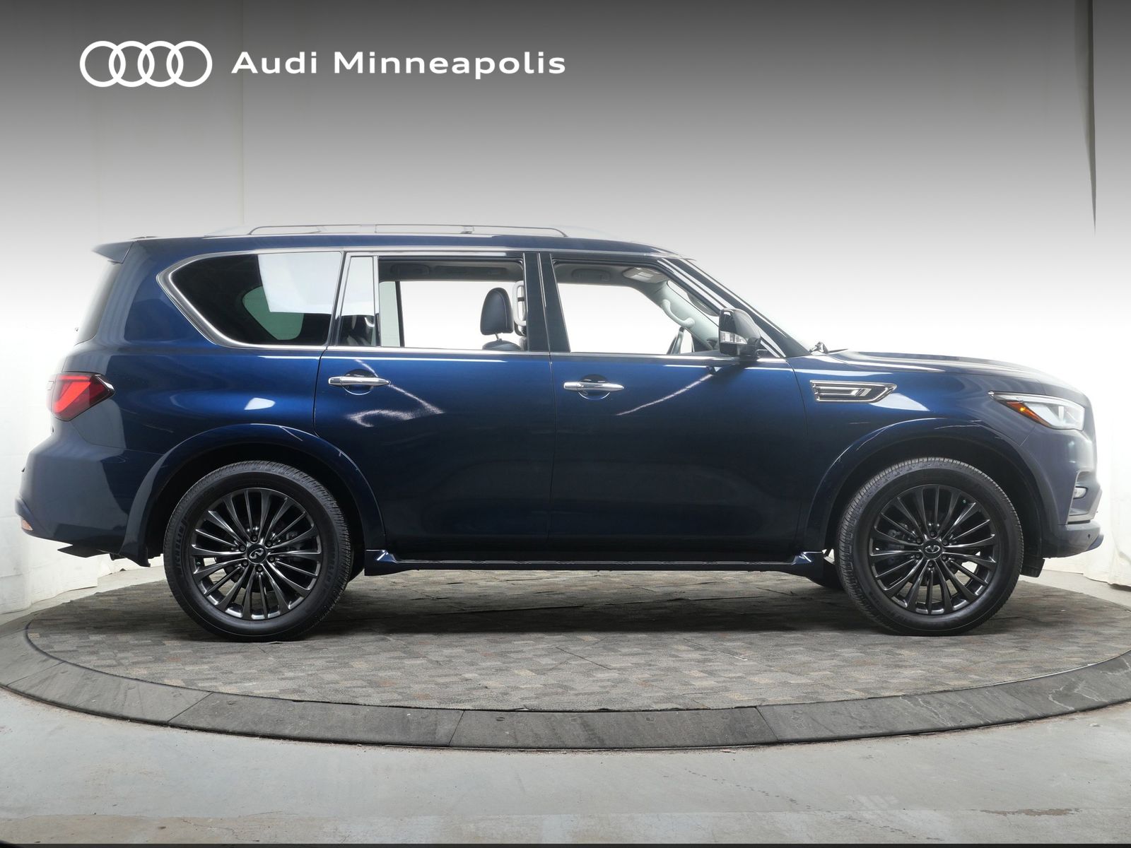 Thumbnail: 2022 INFINITI QX80 - 8
