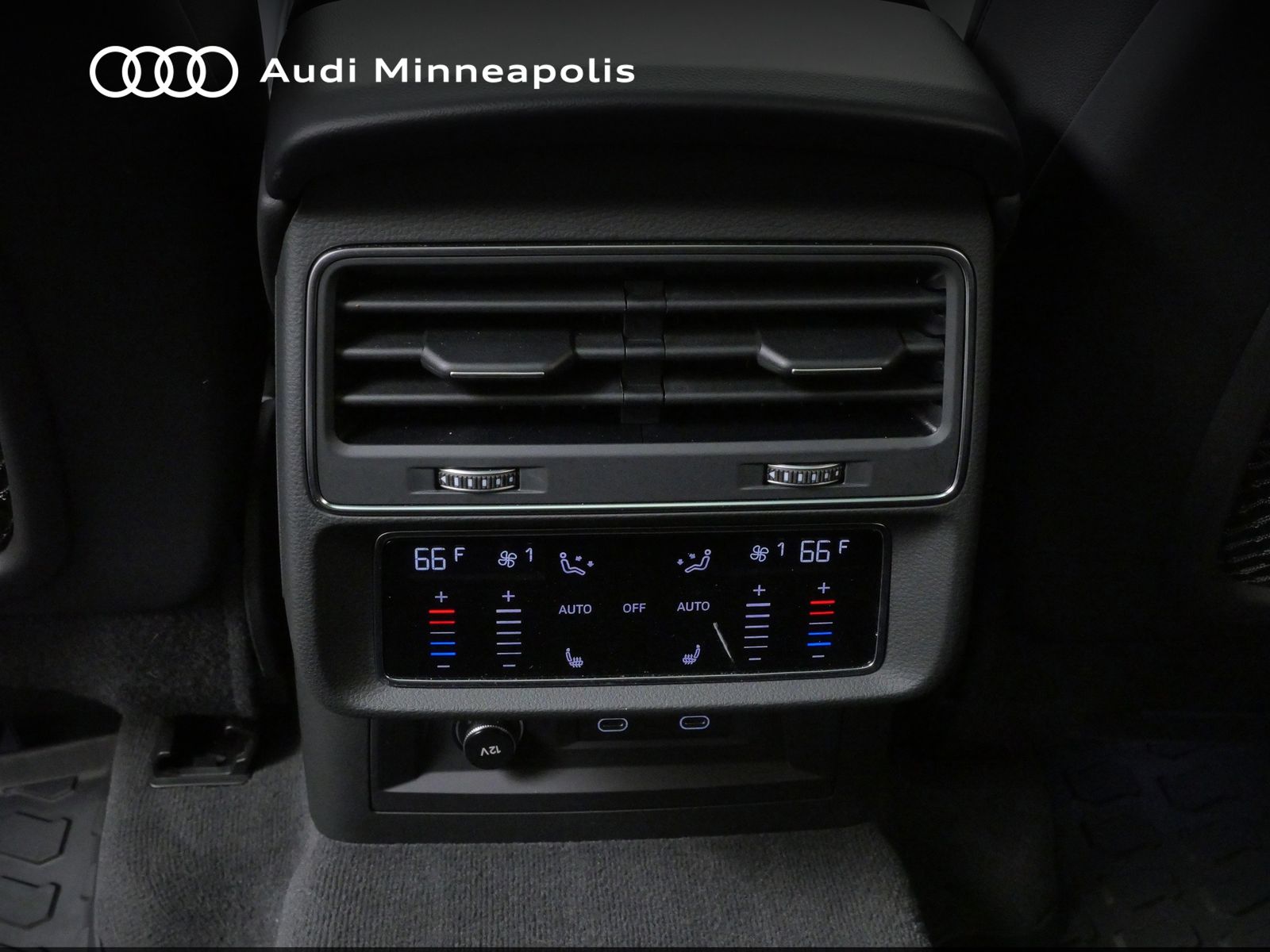 Thumbnail: 2023 Audi Q7 - 17