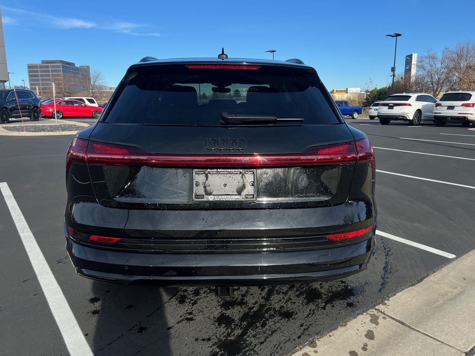 Thumbnail: 2023 Audi e-tron - 4