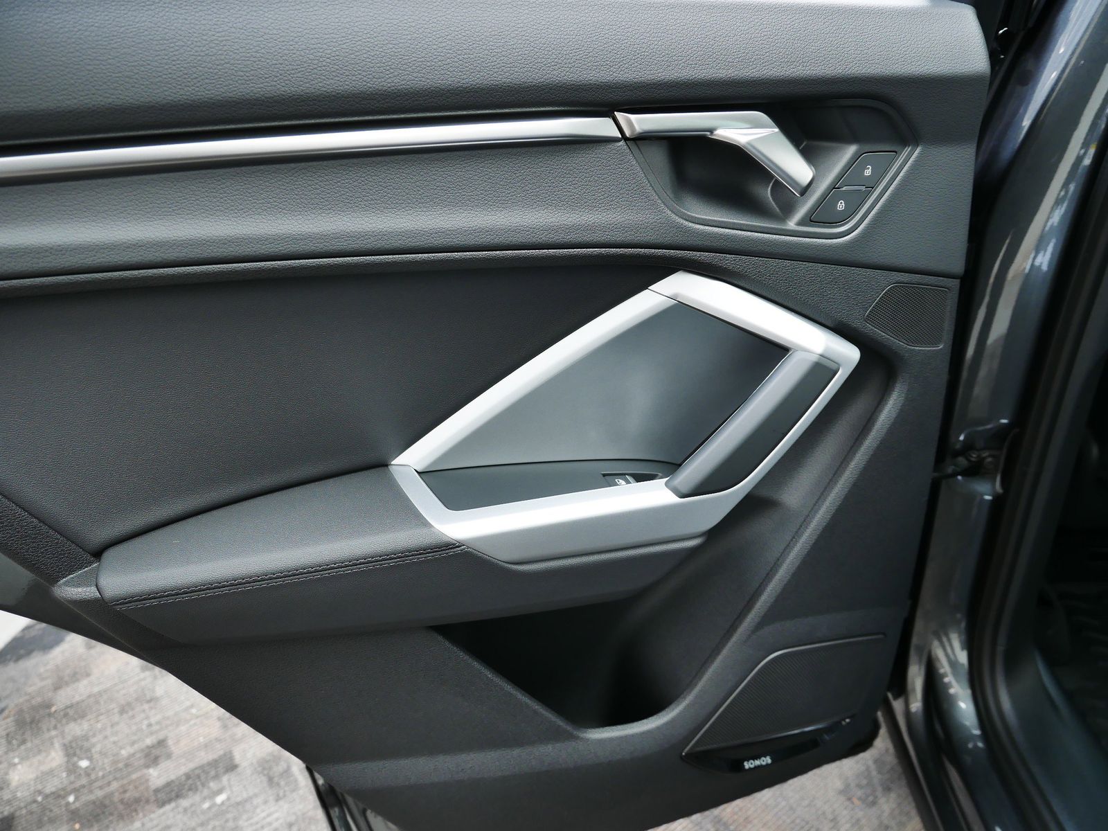 Thumbnail: 2025 Audi Q3 - 13