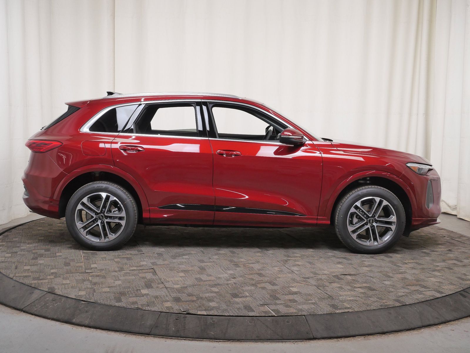 Thumbnail: 2026 Audi Q5 - 7