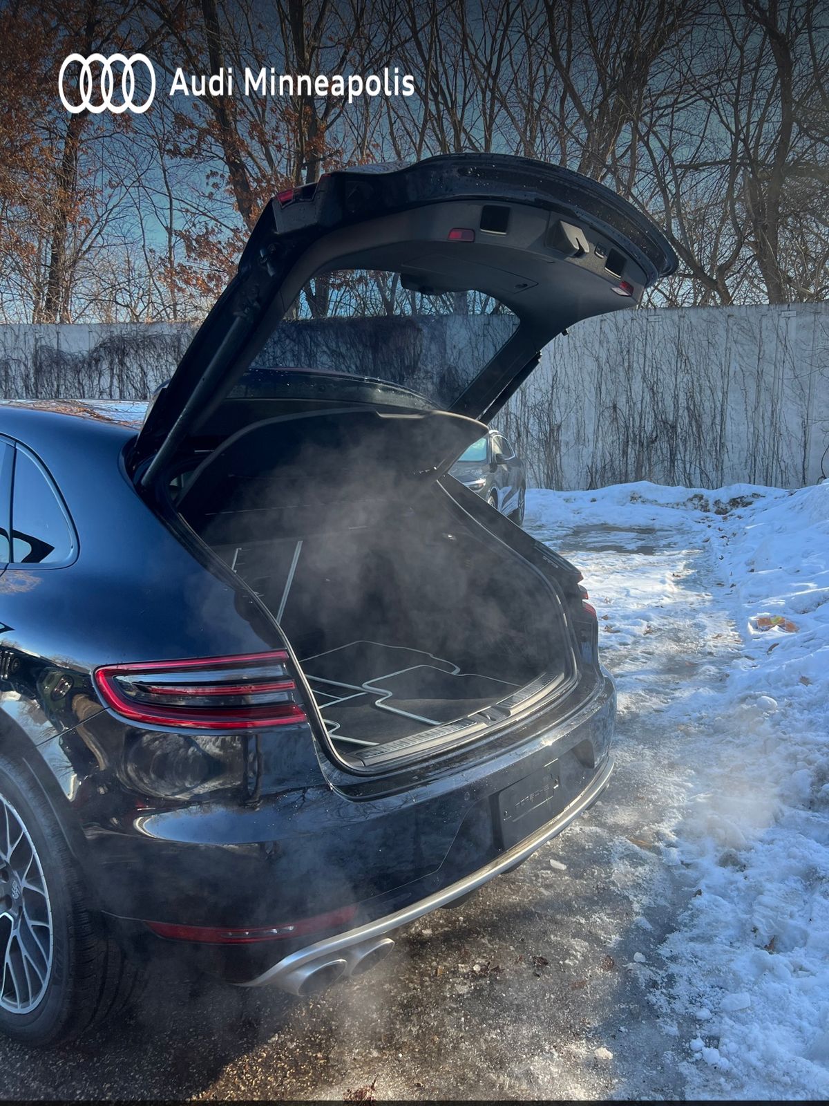 Thumbnail: 2016 Porsche Macan - 20