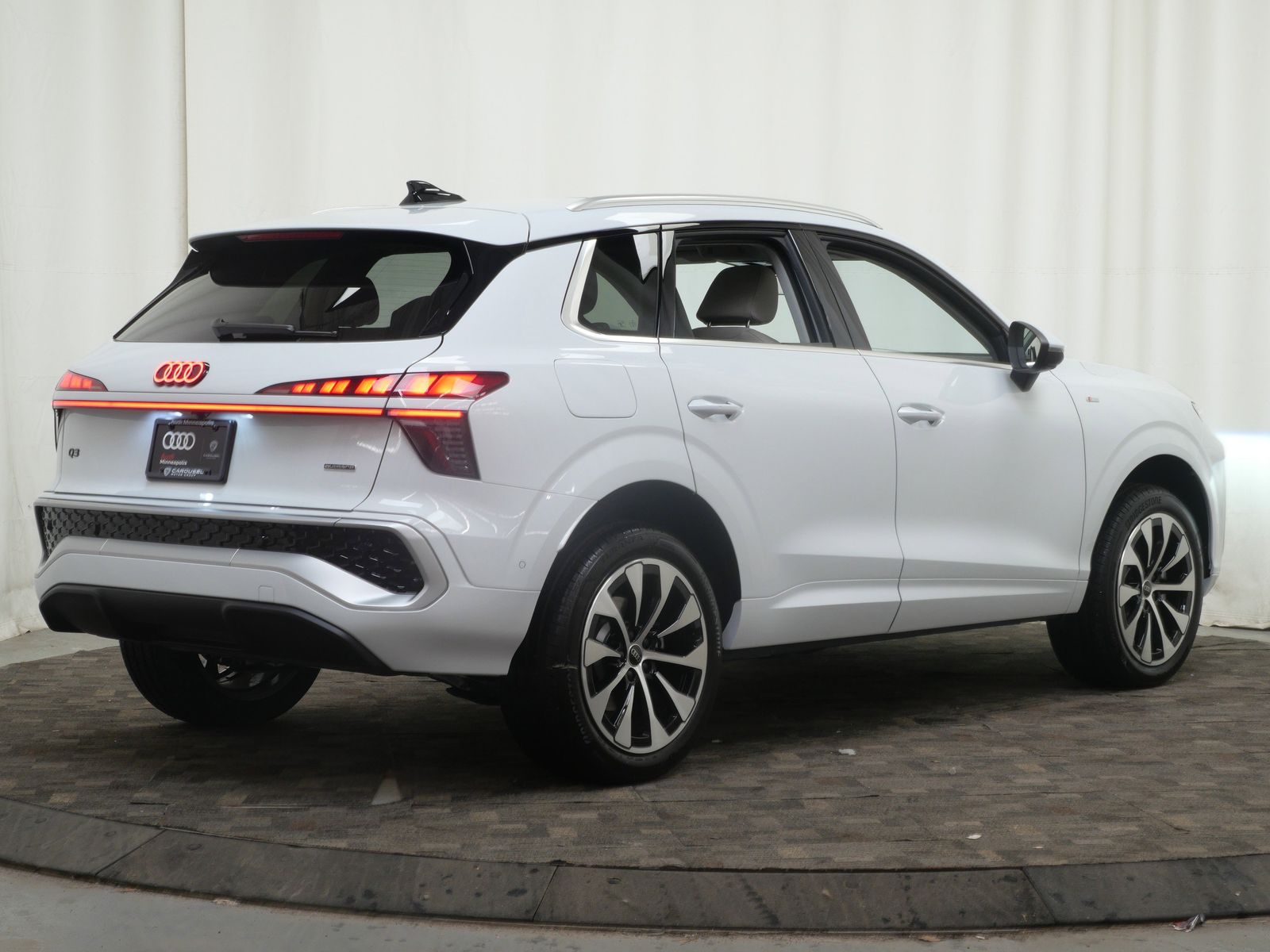 Thumbnail: 2026 Audi Q3 - 6