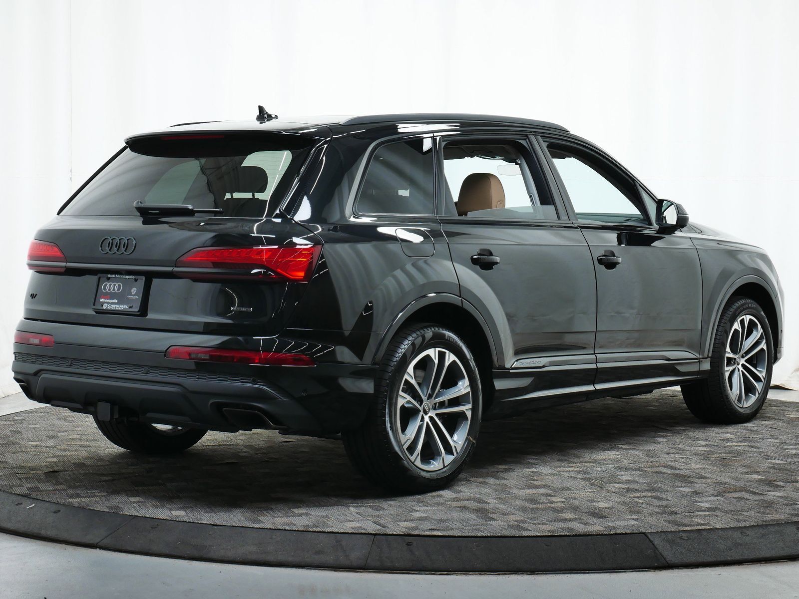 Thumbnail: 2025 Audi Q7 - 6