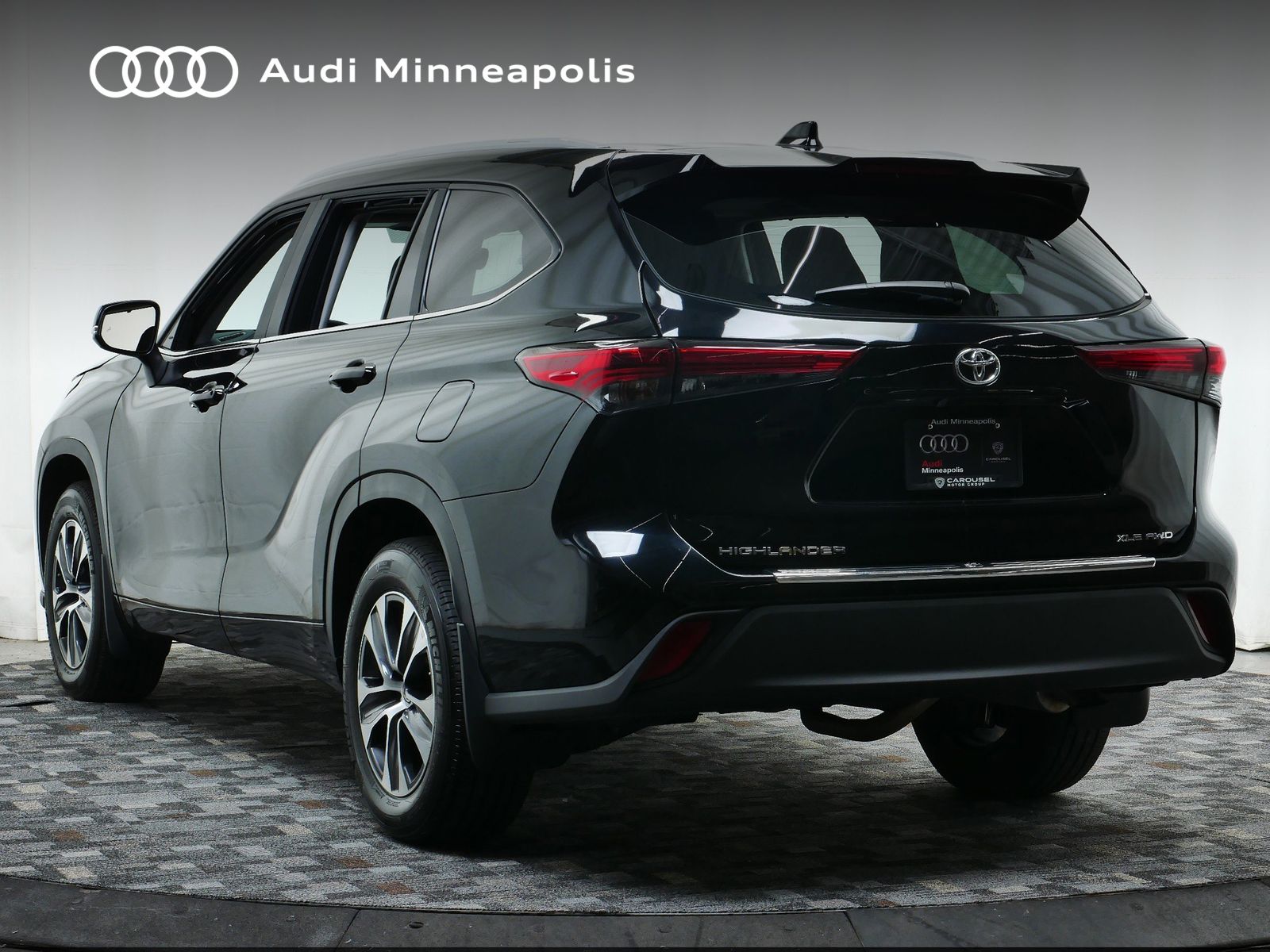 Thumbnail: 2023 Toyota Highlander - 4