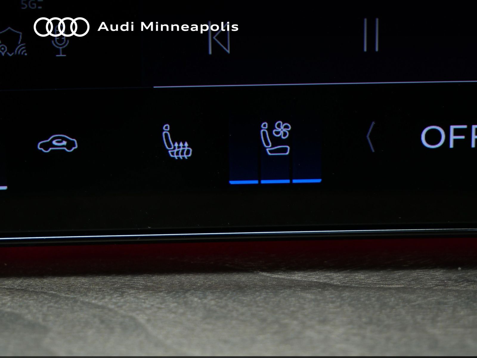 Thumbnail: 2025 Audi Q5 - 30