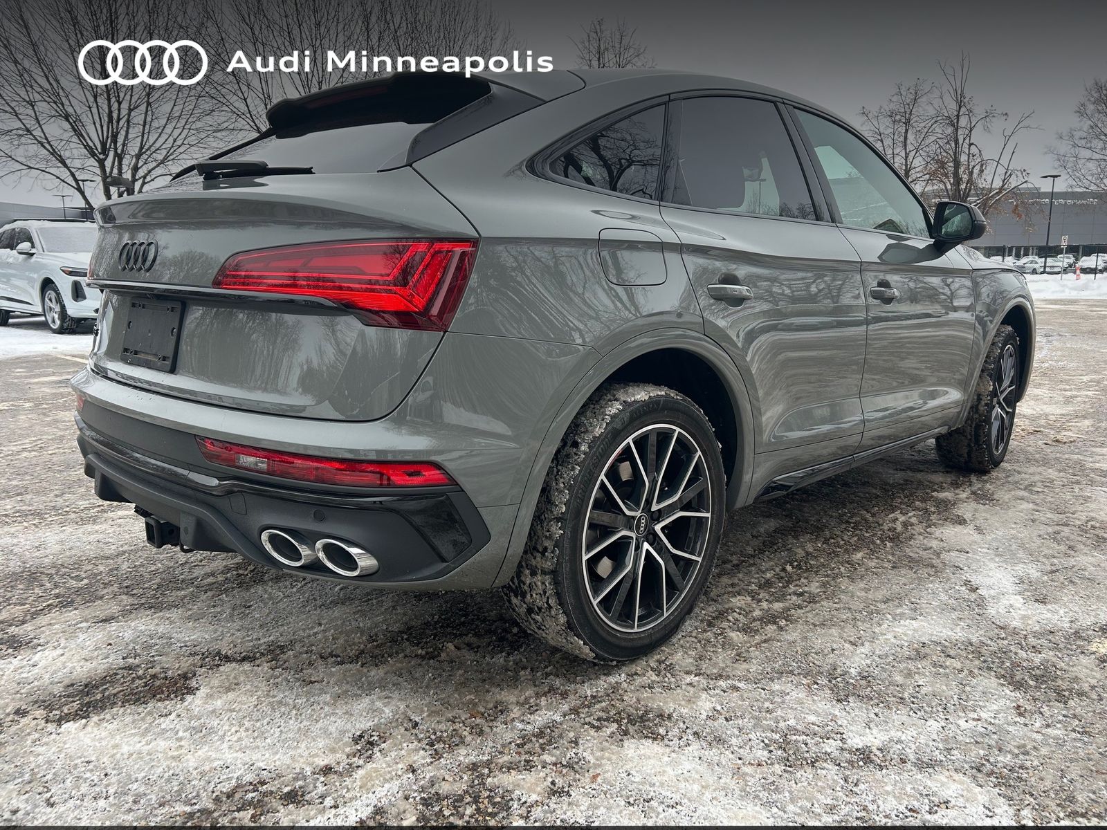 Thumbnail: 2022 Audi SQ5 - 9