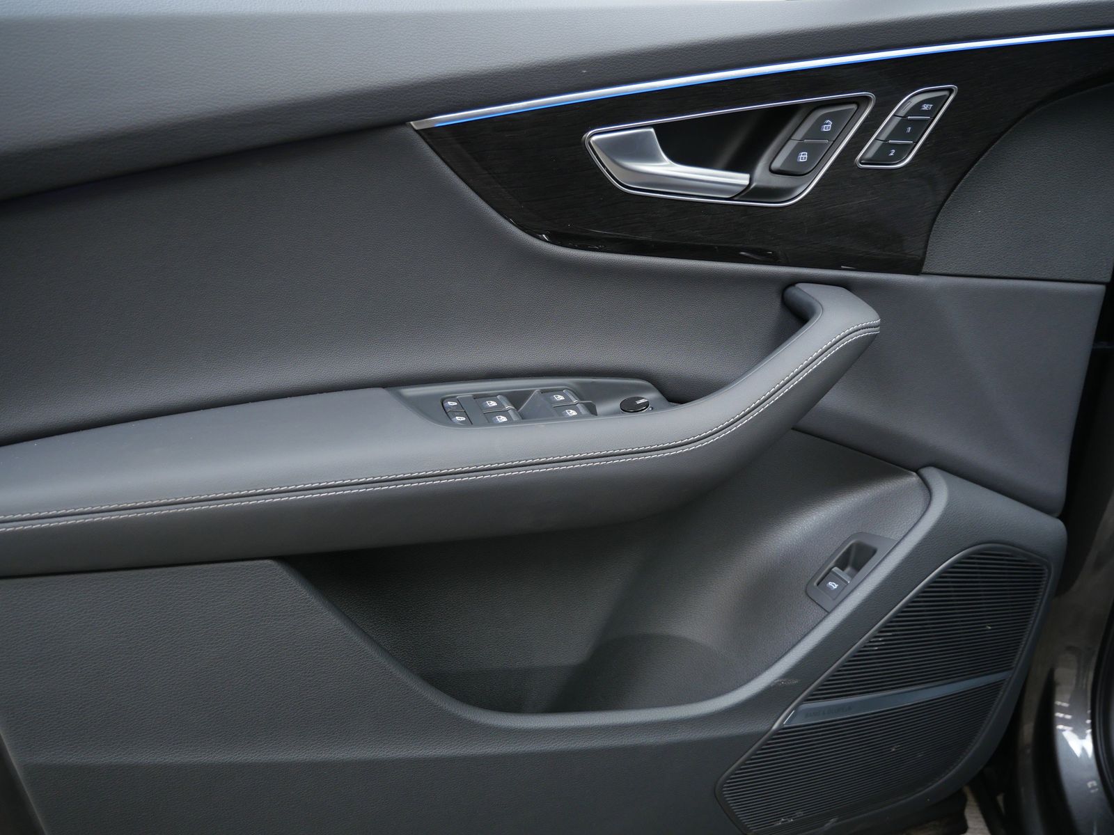 Thumbnail: 2026 Audi Q7 - 10