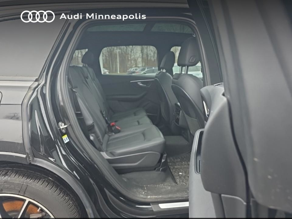 Thumbnail: 2023 Audi Q7 - 11