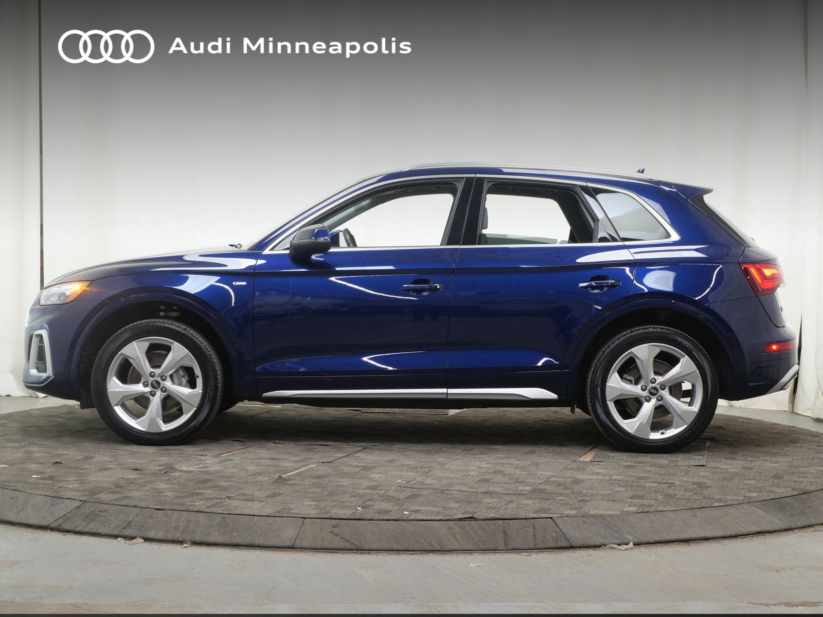Thumbnail: 2022 Audi Q5 - 3