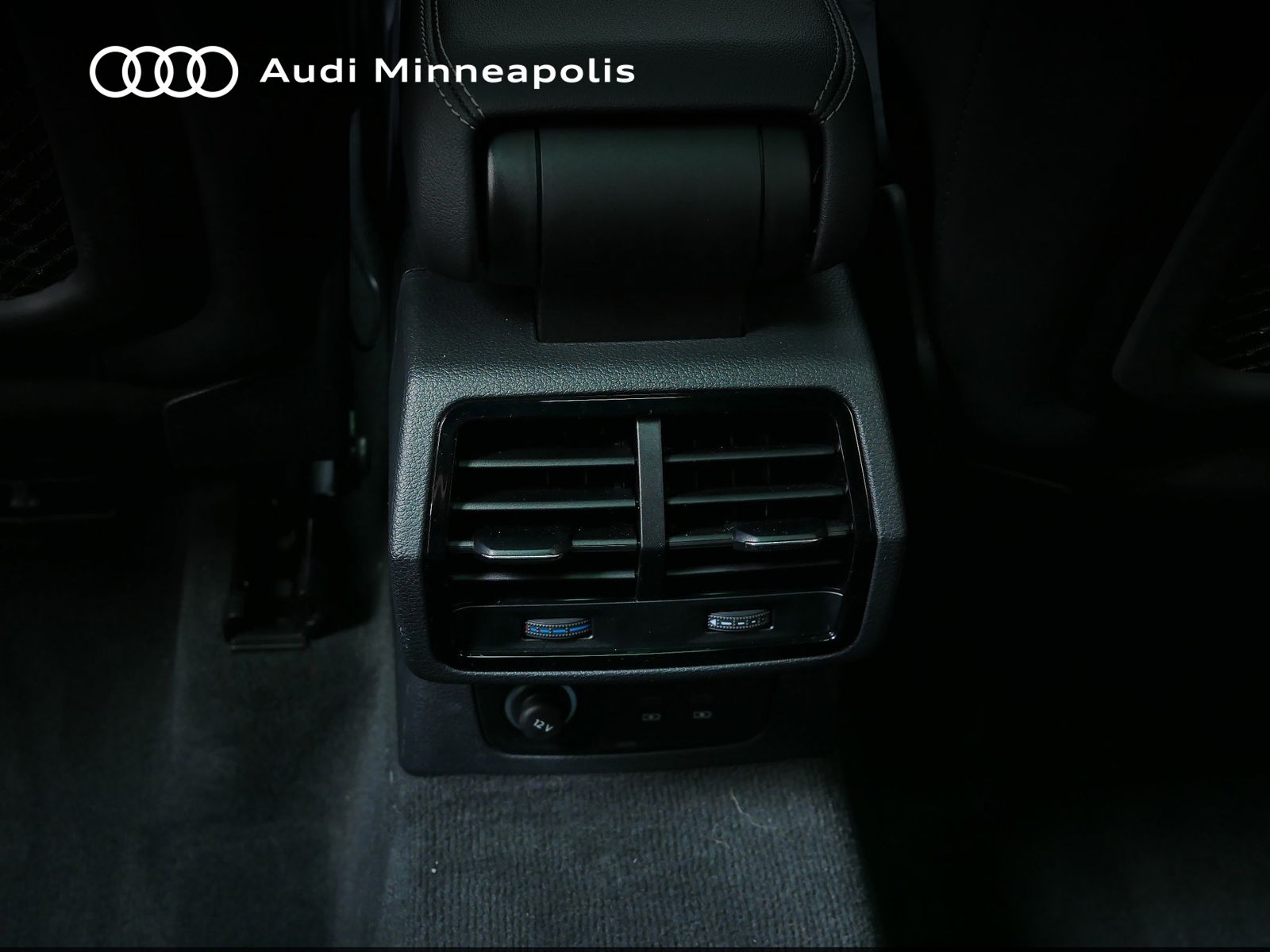 Thumbnail: 2025 Audi Q3 - 17