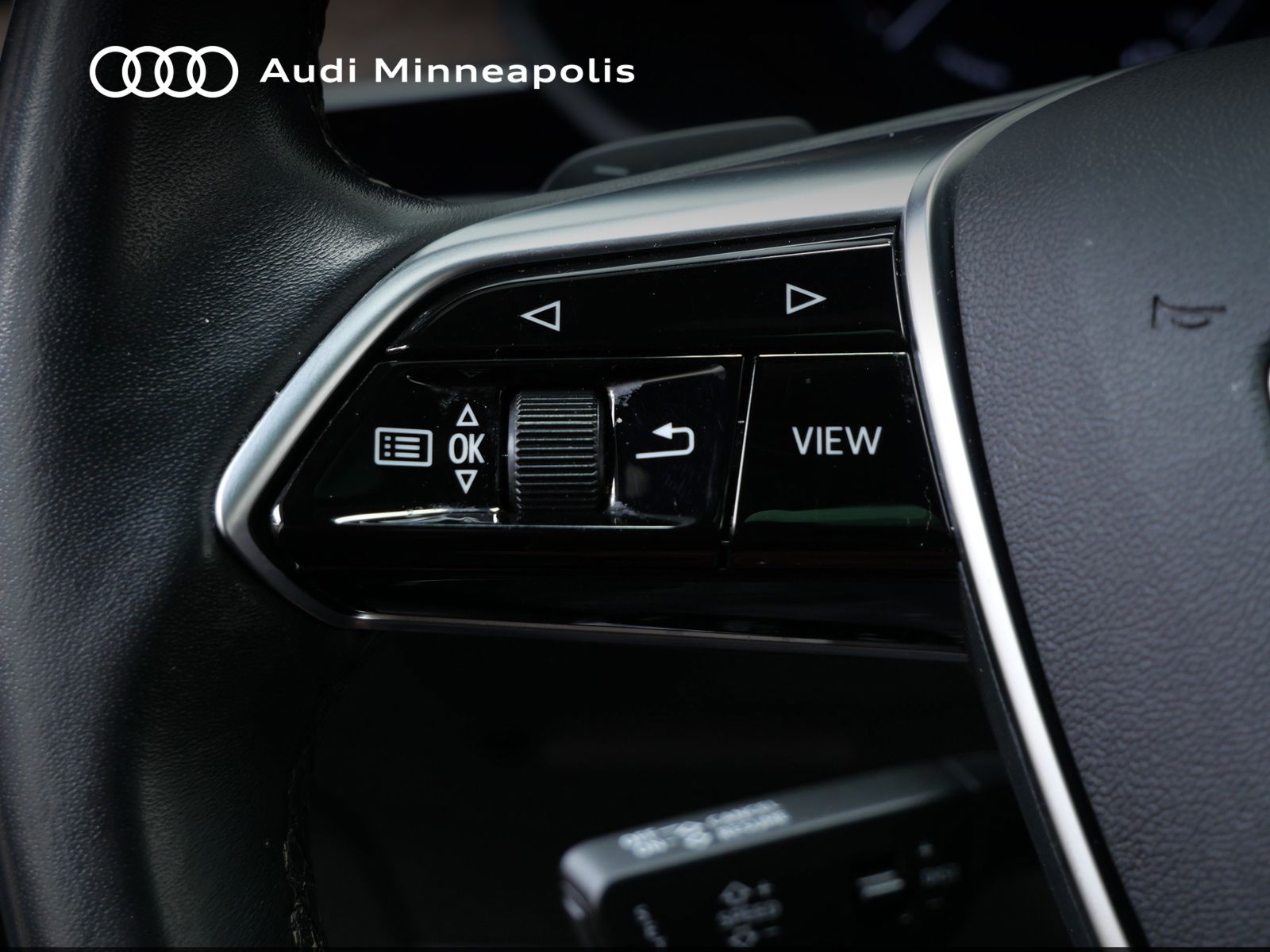 Thumbnail: 2022 Audi e-tron S - 23