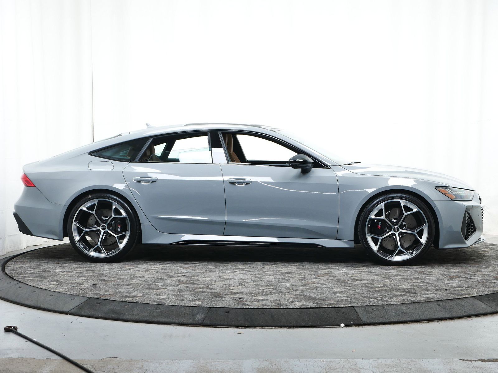 Thumbnail: 2026 Audi RS 7 - 8