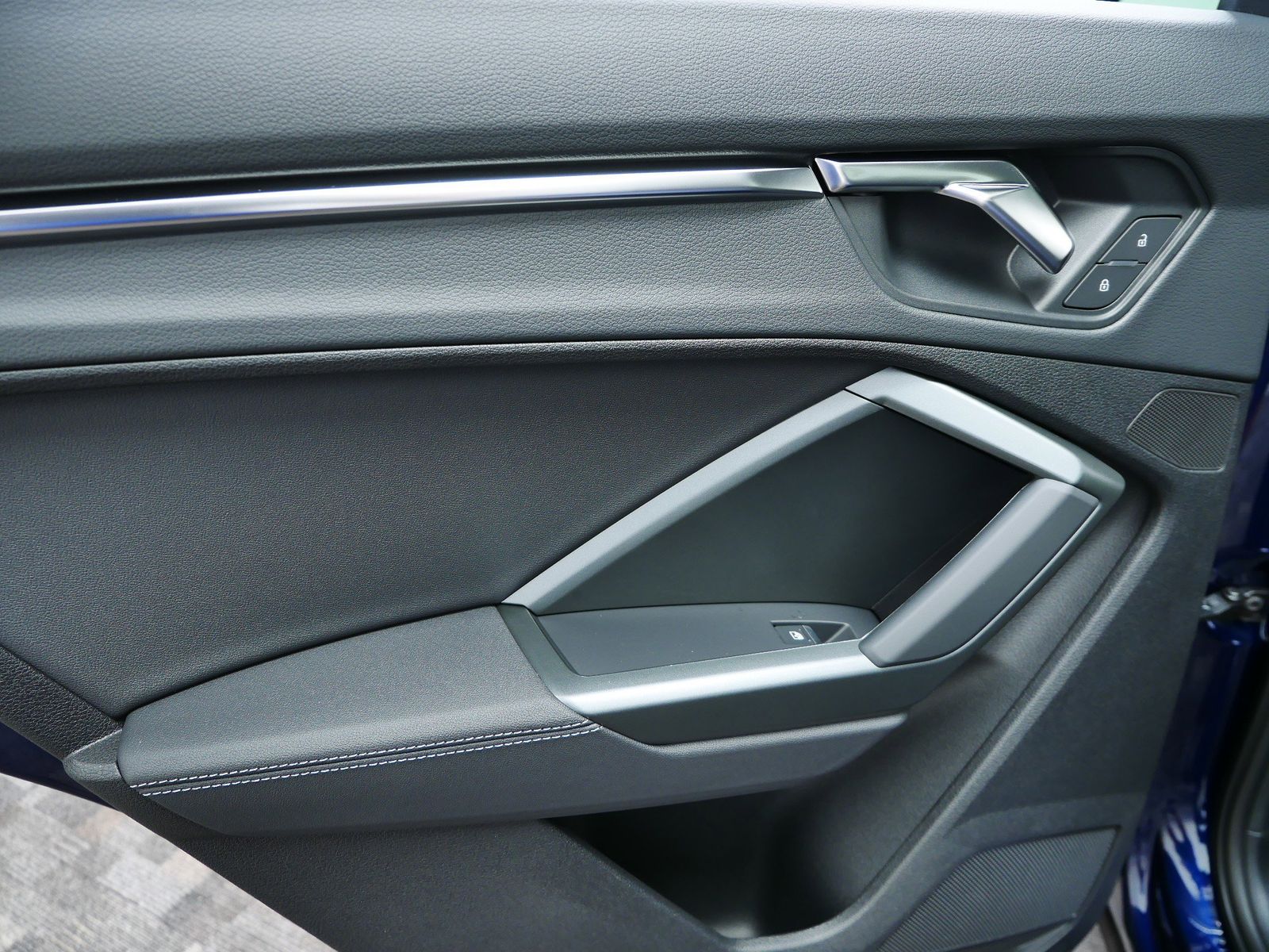 Thumbnail: 2025 Audi Q3 - 13