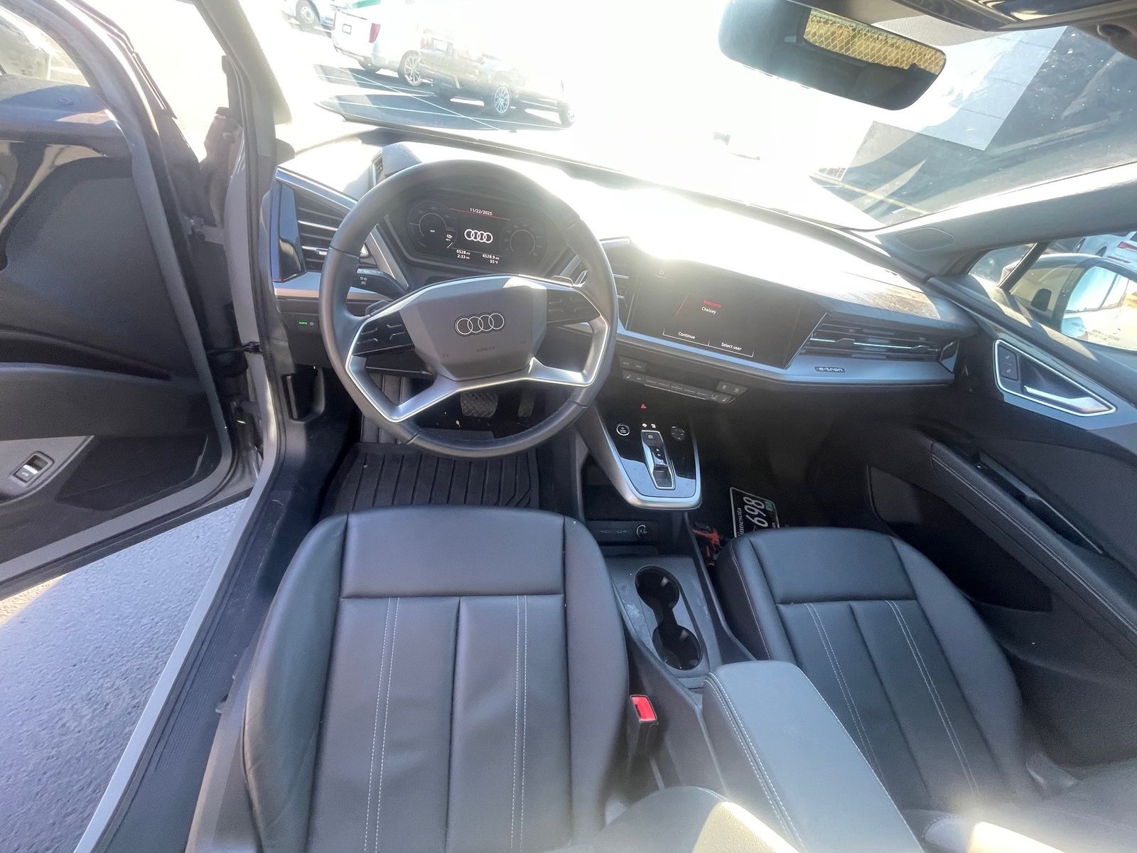 Thumbnail: 2024 Audi Q4 e-tron - 10