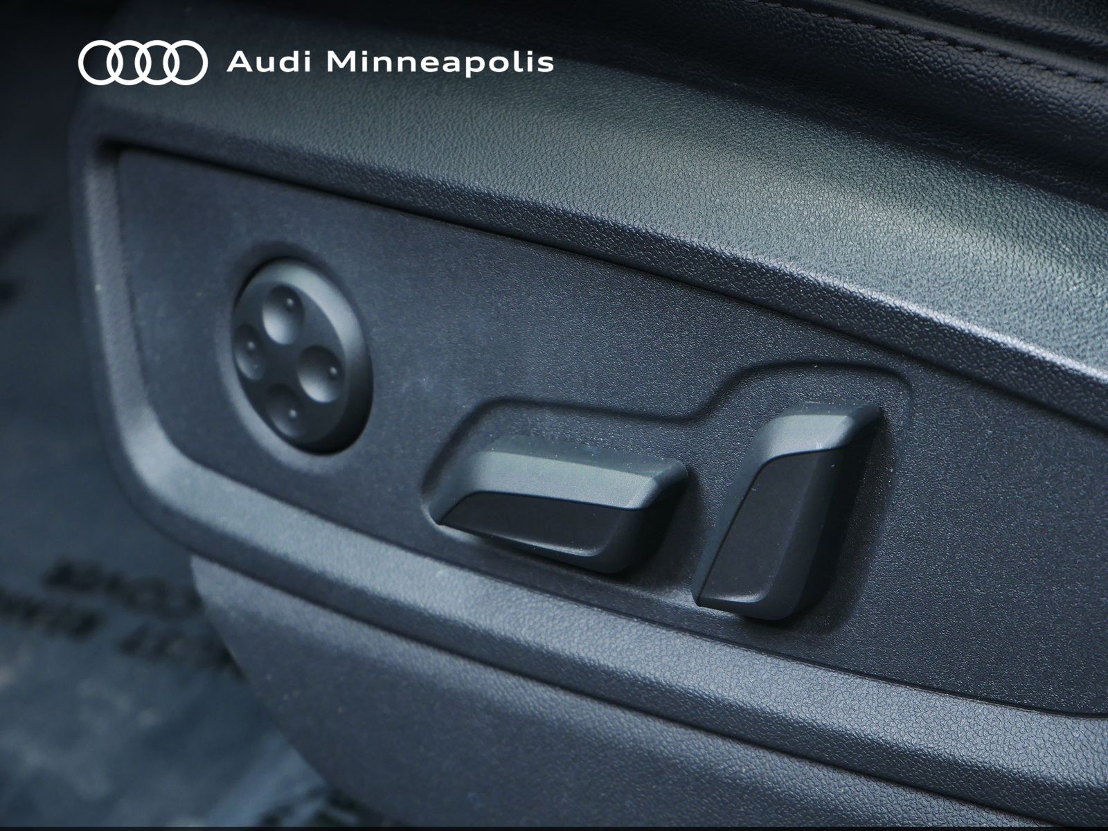 Thumbnail: 2023 Audi Q5 - 13