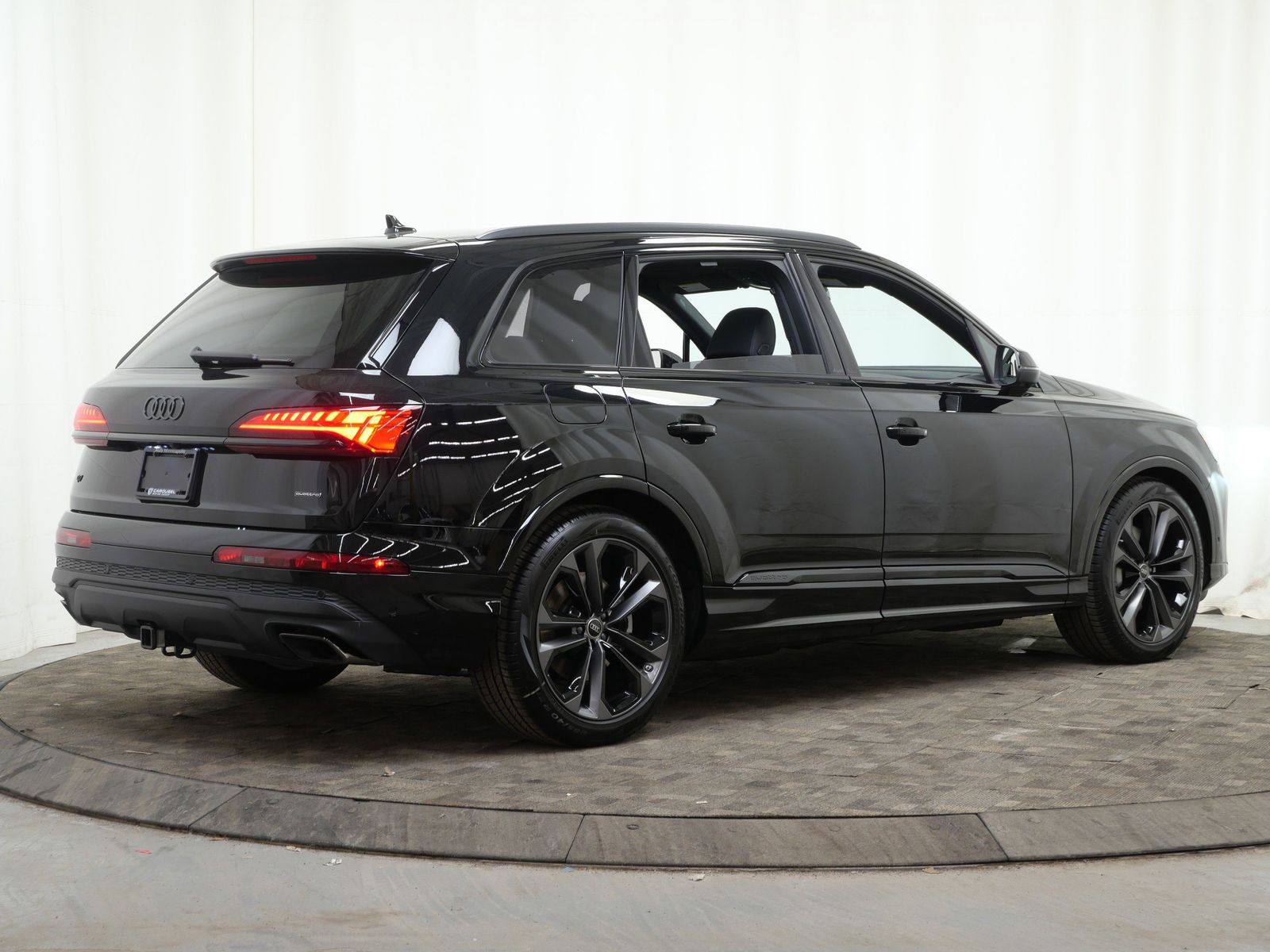 Thumbnail: 2026 Audi Q7 - 6