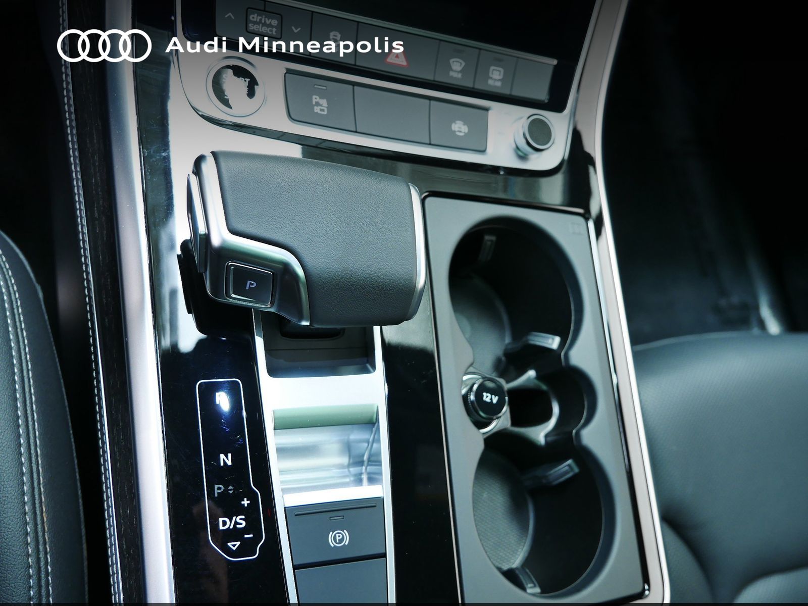 Thumbnail: 2025 Audi Q7 - 26