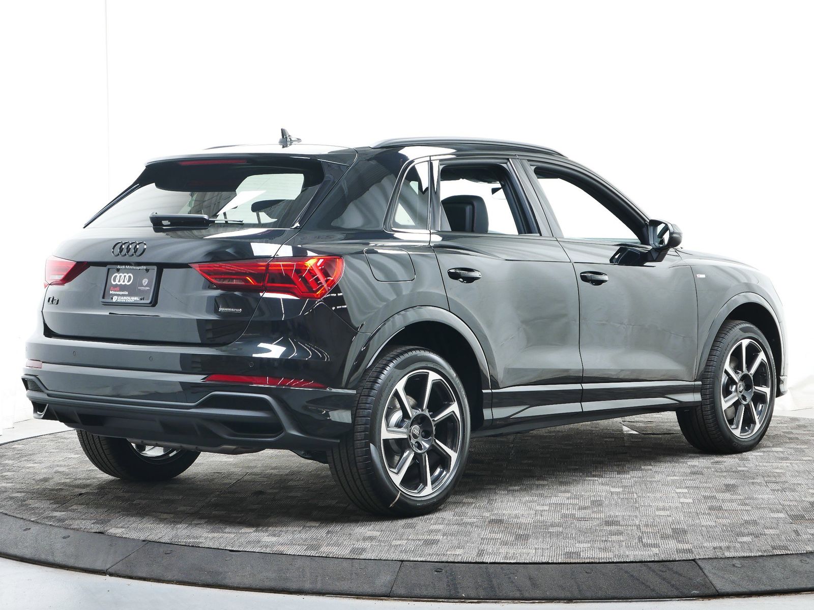 Thumbnail: 2025 Audi Q3 - 6